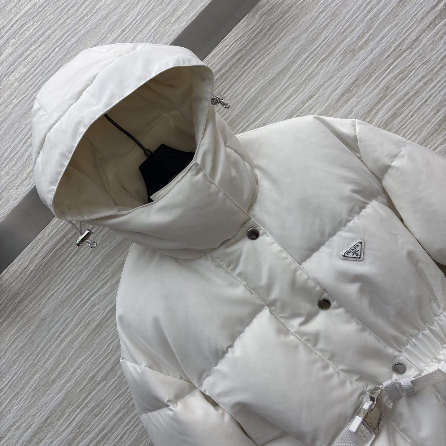 PD家 25秋冬新款 连帽收腰面包羽绒服 拒绝臃肿 连帽收腰面包版型 机能扣腰包腰带 上身轻松拉长视觉比
