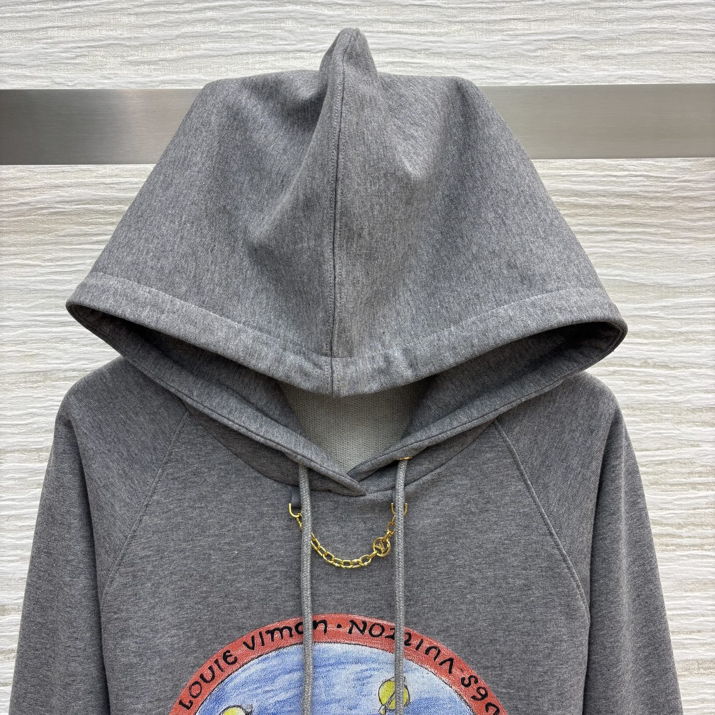 L家 25早秋新款 涂鸦图案连帽卫衣 连帽抽绳小宽松版型 上身百搭不挑人 胸前童趣可爱的宇航员涂鸦图案 