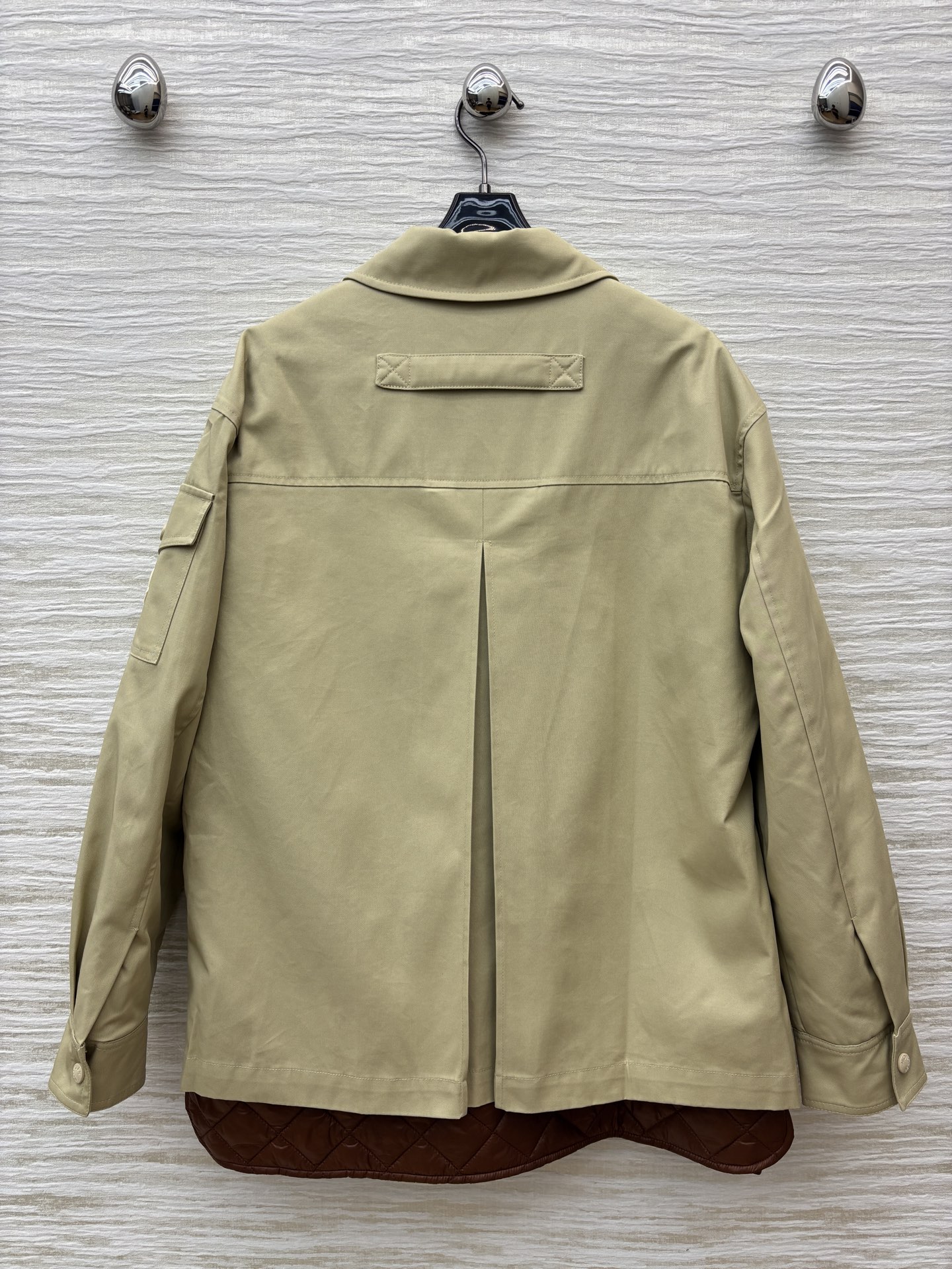 蒙口家 25早秋新款 假两件拼接菱格夹棉夹克外套 拼接菱格夹棉内衬 假两件设计增加层次感的同时也不显得臃