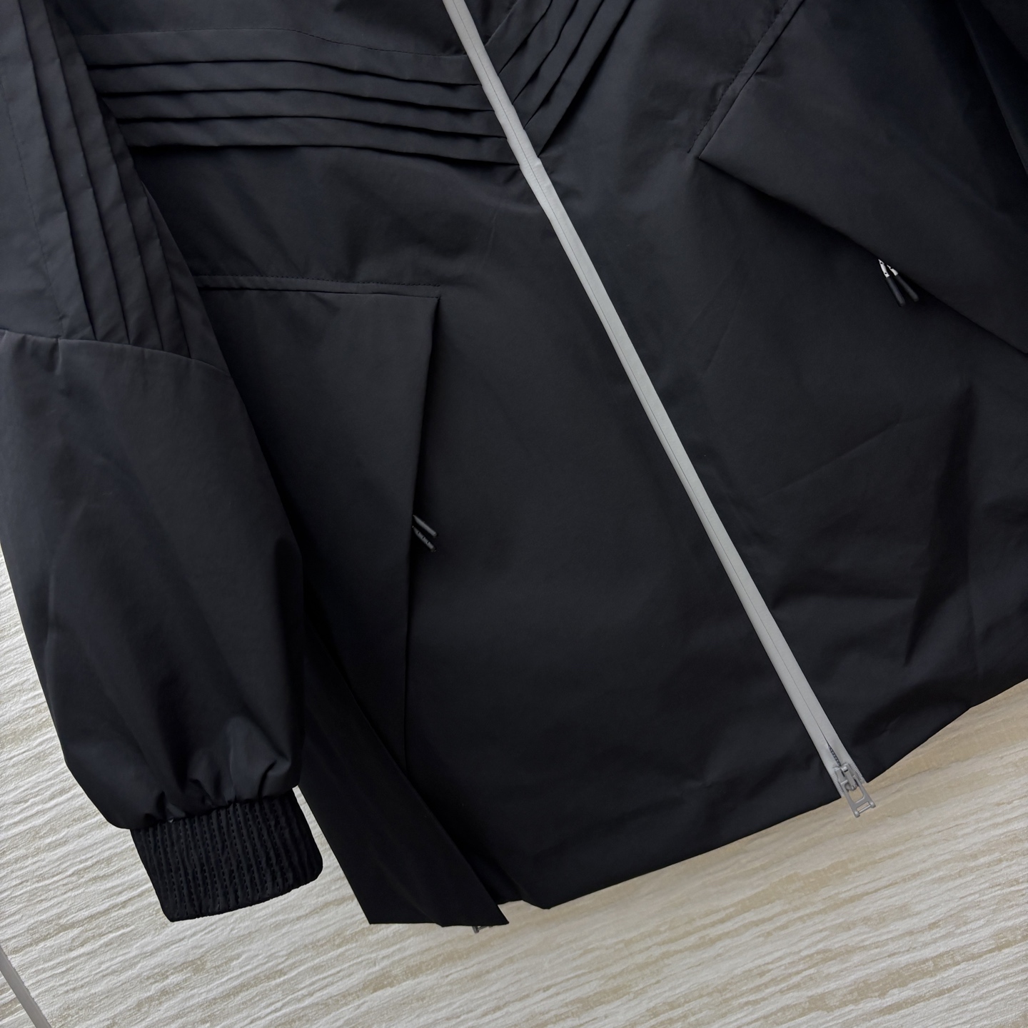 L家 25秋冬新款 户外冲锋衣连帽外套 颜值高品质好早秋必备时髦单品 面料是户外三防面料 男女都可 整体