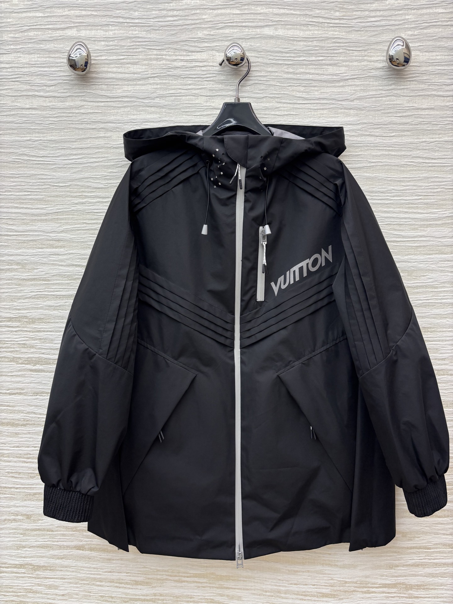 L家 25秋冬新款 户外冲锋衣连帽外套 颜值高品质好早秋必备时髦单品 面料是户外三防面料 男女都可 整体