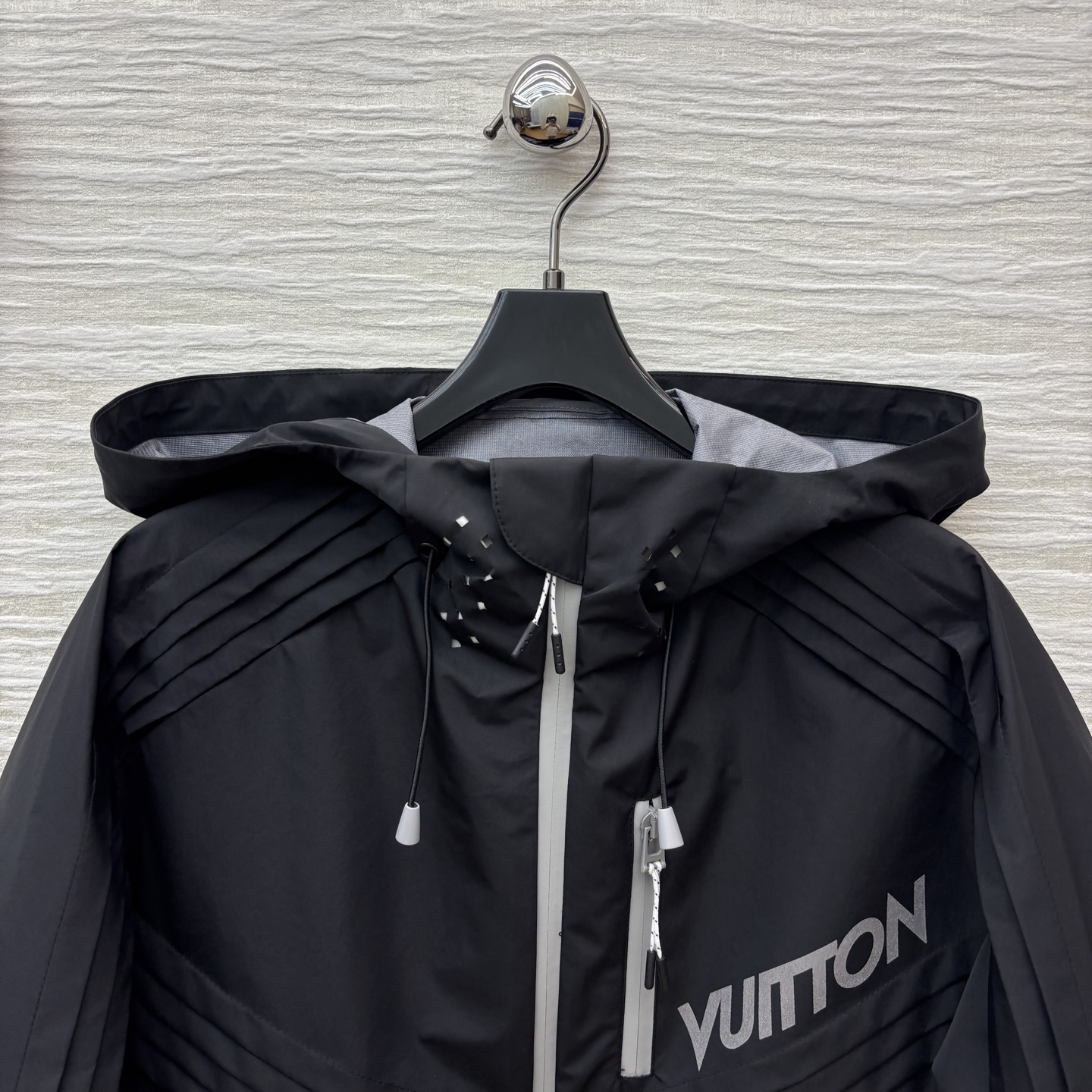 L家 25秋冬新款 户外冲锋衣连帽外套 颜值高品质好早秋必备时髦单品 面料是户外三防面料 男女都可 整体