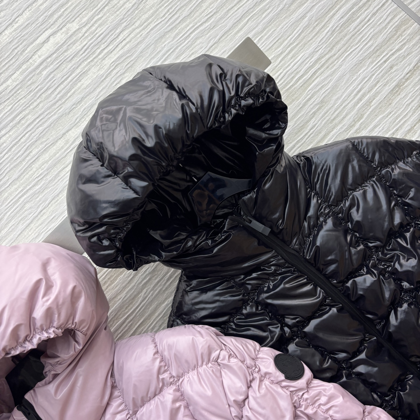 Moncler Diamond Quilted Shiny Puffer Jacket with Hood - Classic & Warm 5 i1757688683893 1136 0 3