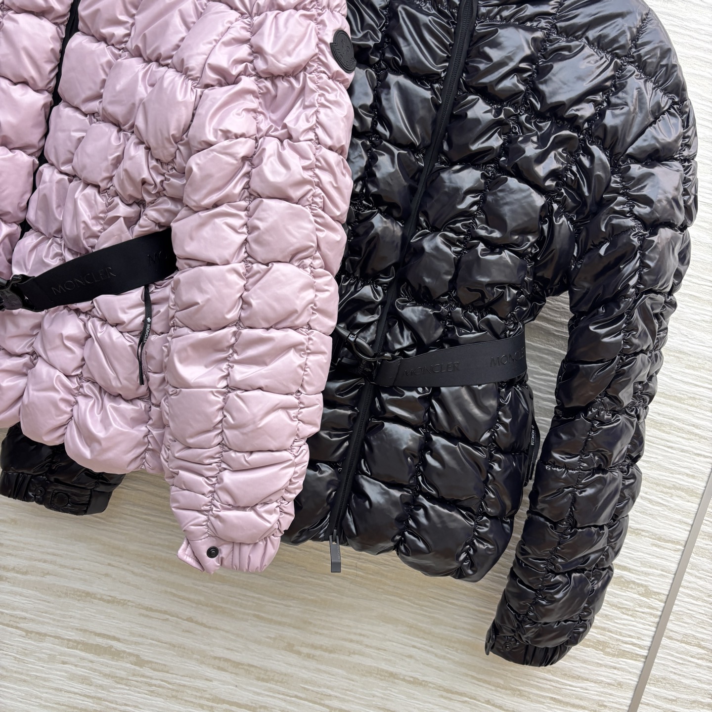 Moncler Diamond Quilted Shiny Puffer Jacket with Hood - Classic & Warm 8 i1757688684854 6325 0 5