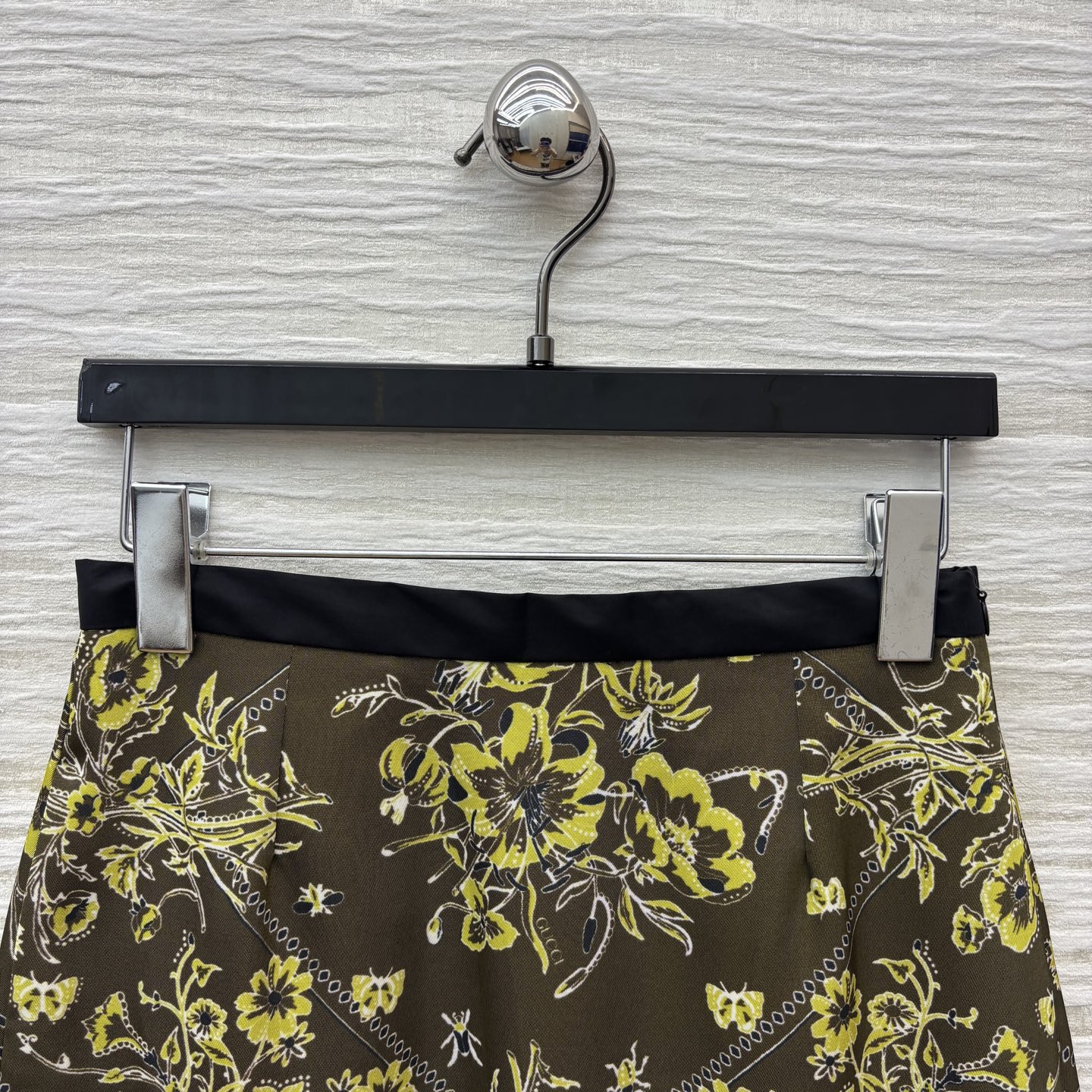 G家 25秋冬新款 复古花纹半身裙 满印复古花纹印花 高腰包臀版型 后面裙摆开叉小设计 上身非常抬气质 