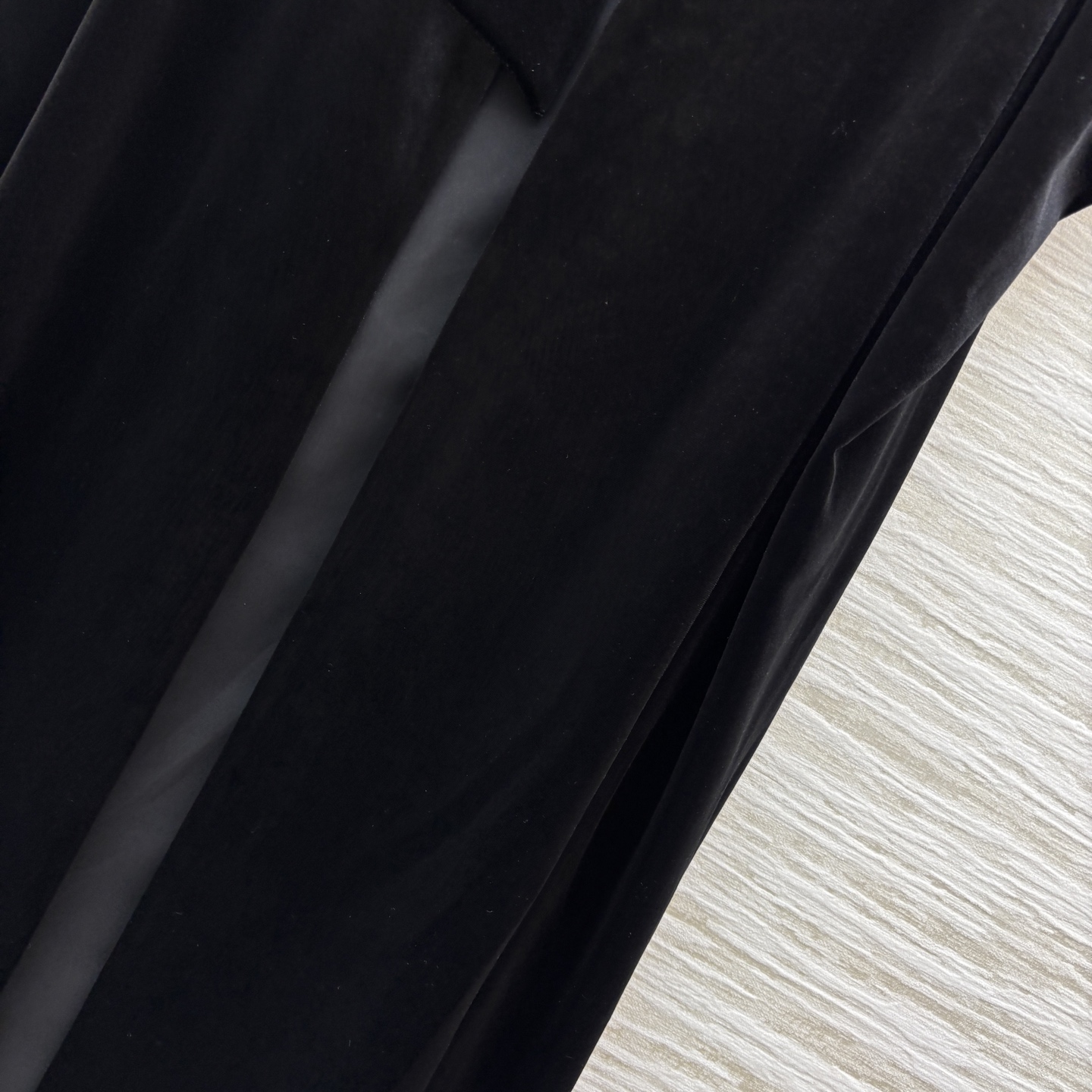 D家 25秋冬新款 黑色丝绒系带斗篷披肩大衣 小立领系带+泡泡肩设计 定制丝绒面料 完美版型奢华大气 上