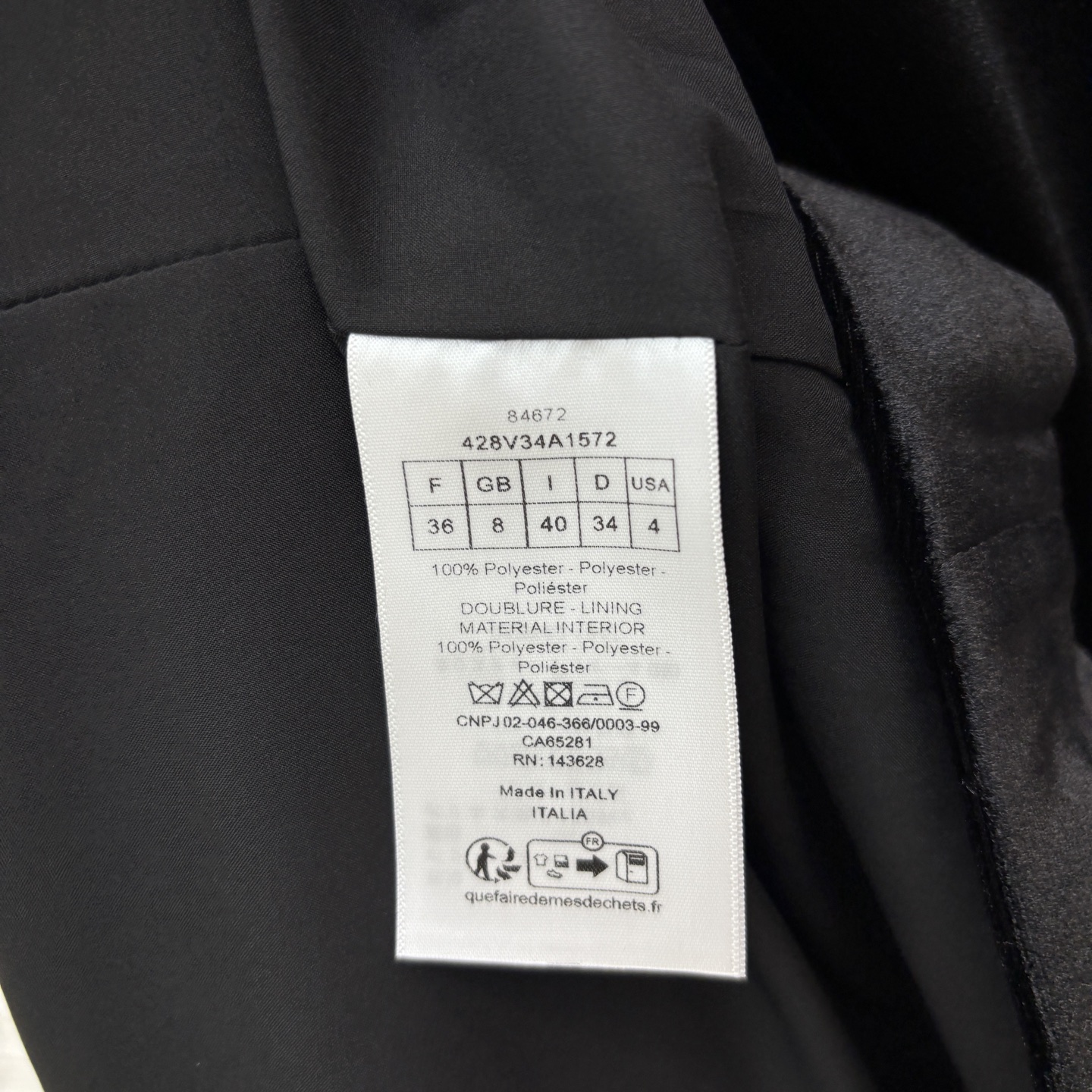 D家 25秋冬新款 黑色丝绒系带斗篷披肩大衣 小立领系带+泡泡肩设计 定制丝绒面料 完美版型奢华大气 上