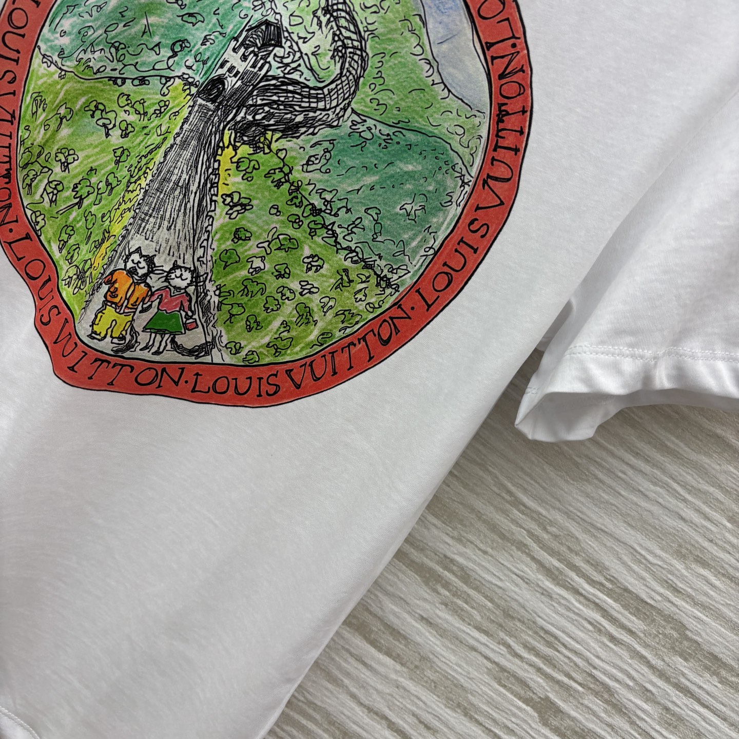 L家 25早秋新款 猫咪卡通印花短袖T恤 经典的小宽松版型 上身百搭不挑人 进口纯棉面料 质感舒适透气 