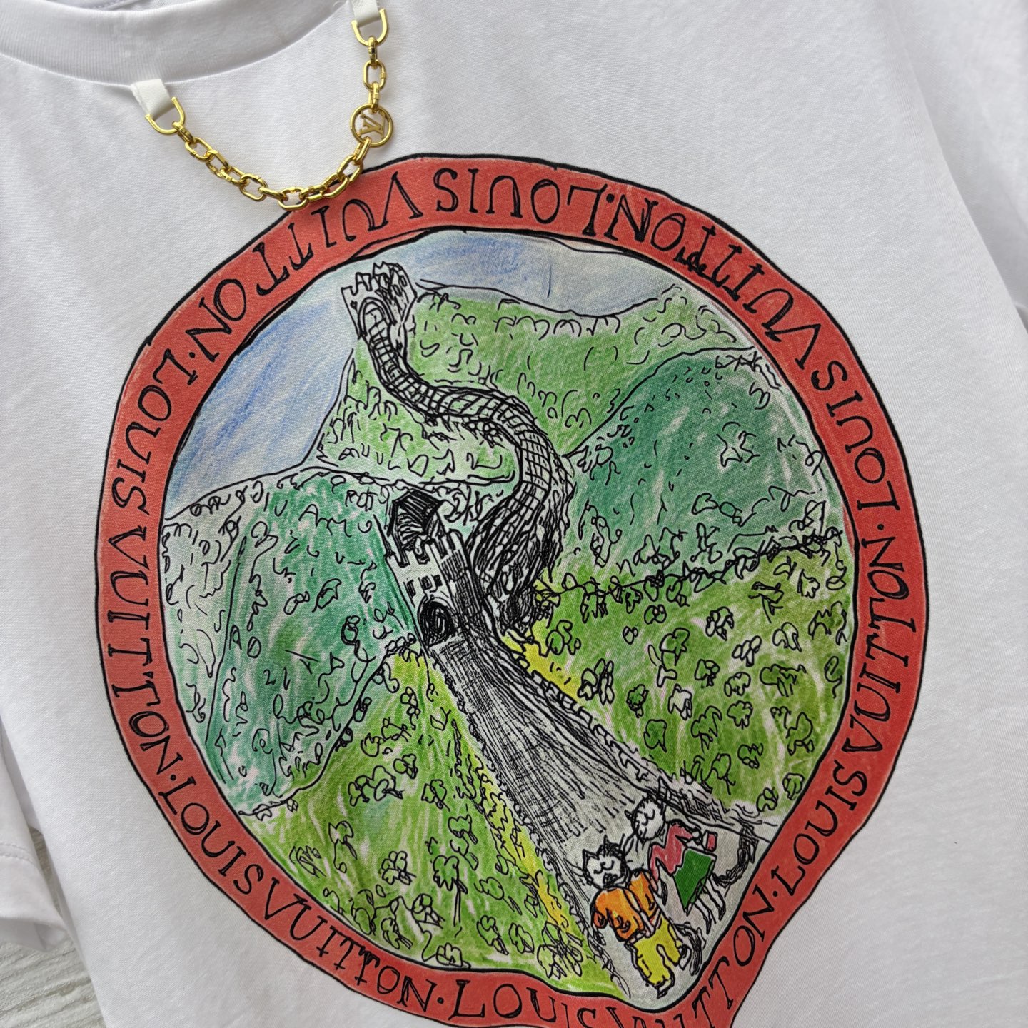 L家 25早秋新款 猫咪卡通印花短袖T恤 经典的小宽松版型 上身百搭不挑人 进口纯棉面料 质感舒适透气 