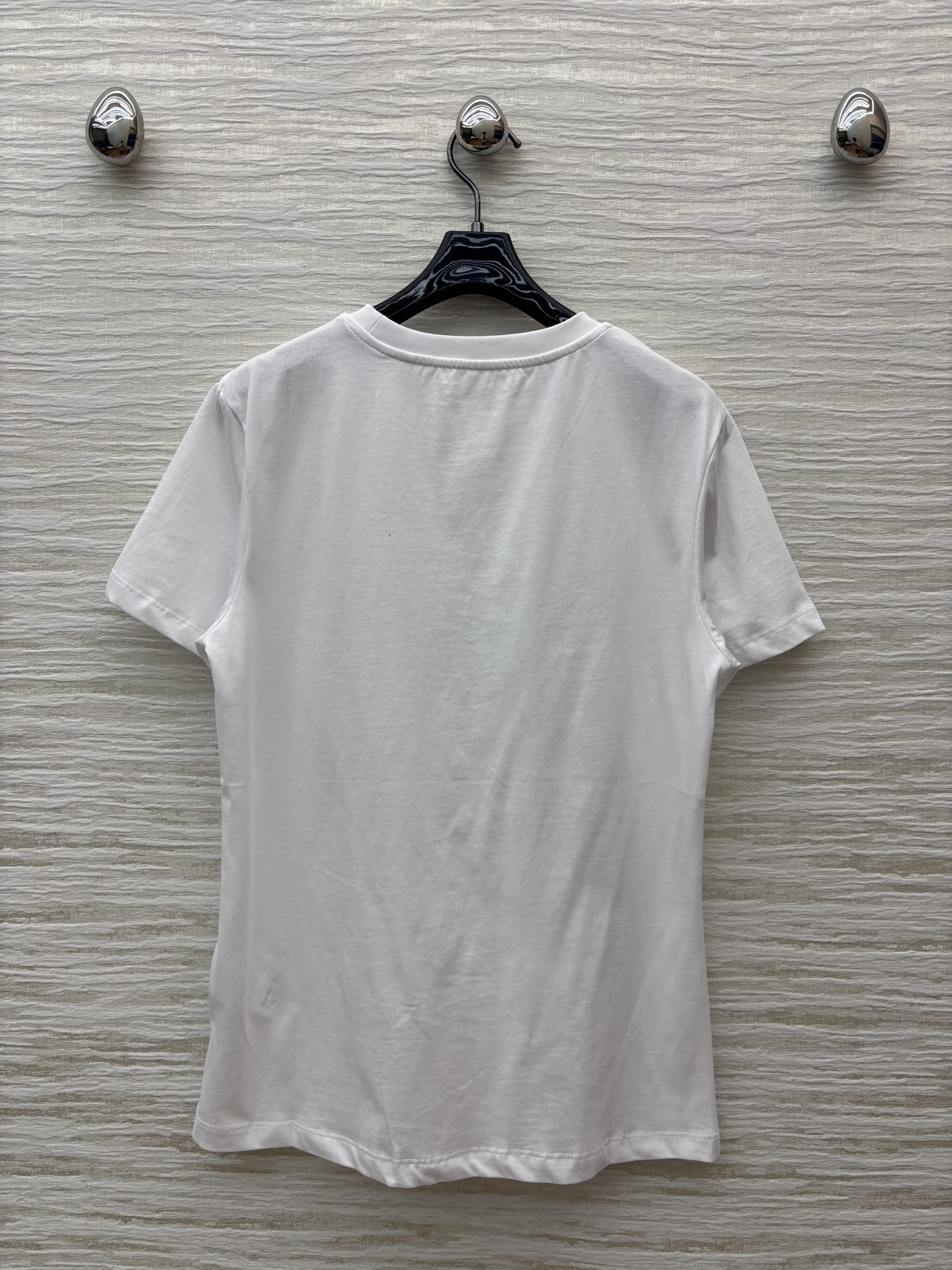 L家 25早秋新款 猫咪卡通印花短袖T恤 经典的小宽松版型 上身百搭不挑人 进口纯棉面料 质感舒适透气 