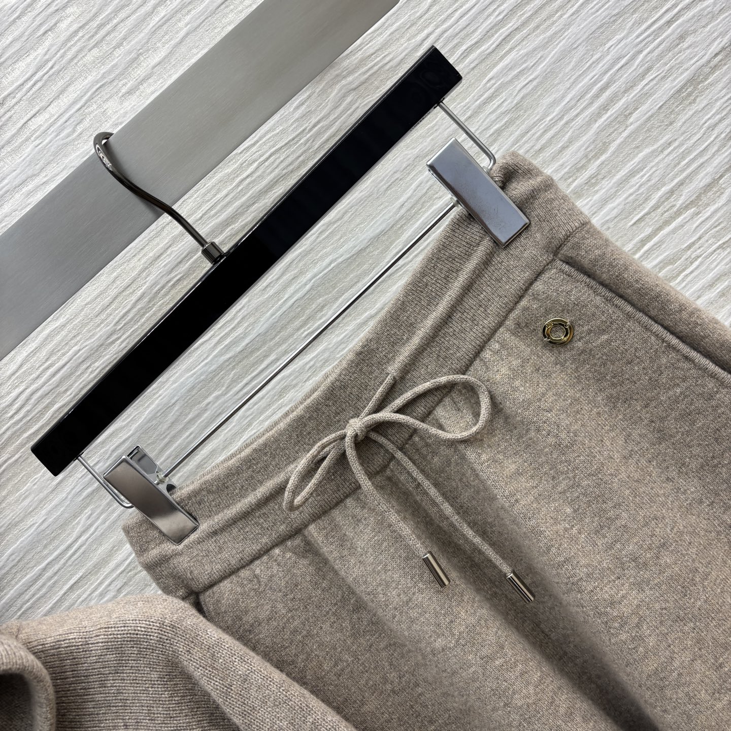 LP new 25秋冬 连帽羊绒针织套装 连帽拉链夹克搭配直筒裤 一套上身时髦帅气范 高级配色边减龄时髦