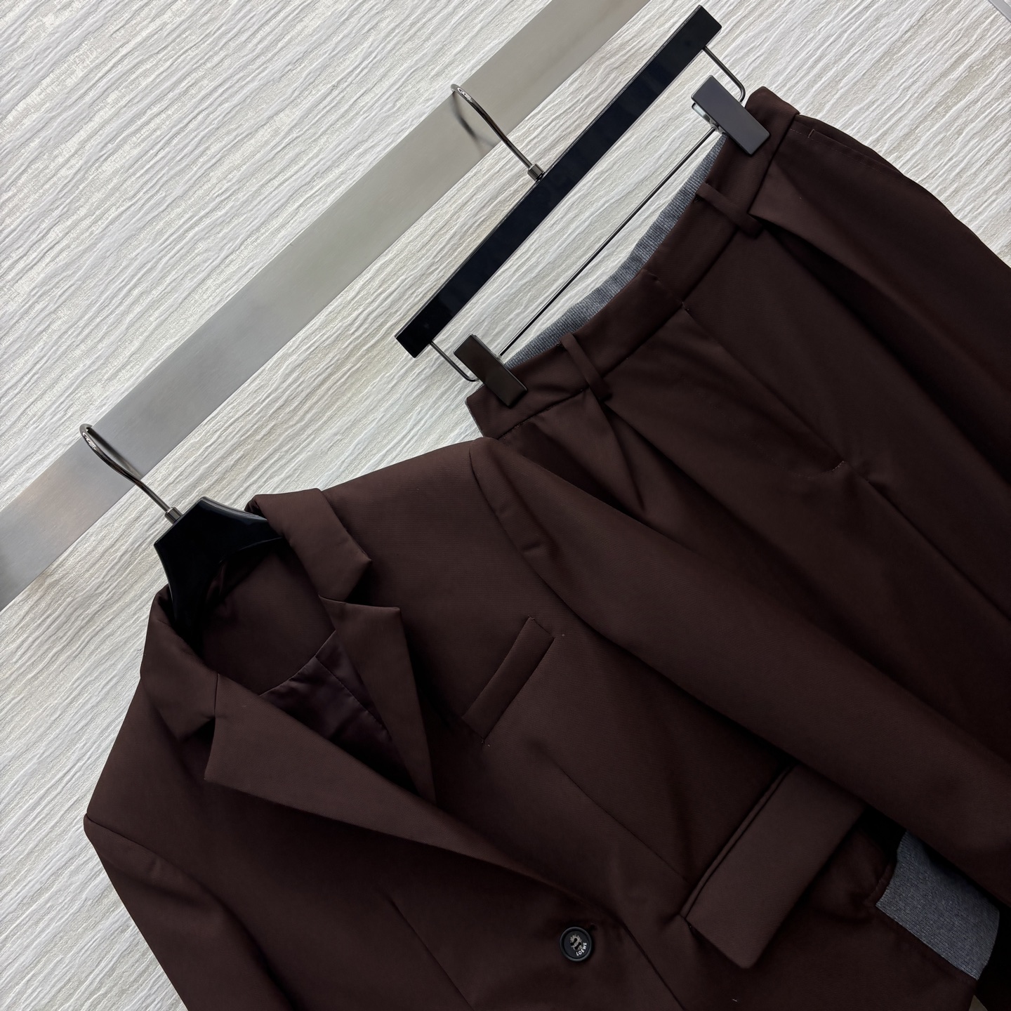 LW家 25秋冬新款 棕色西装夹克外套搭配西装休闲裤 超高颜值 一秒提升气质感 西装小翻领设计 定制lo