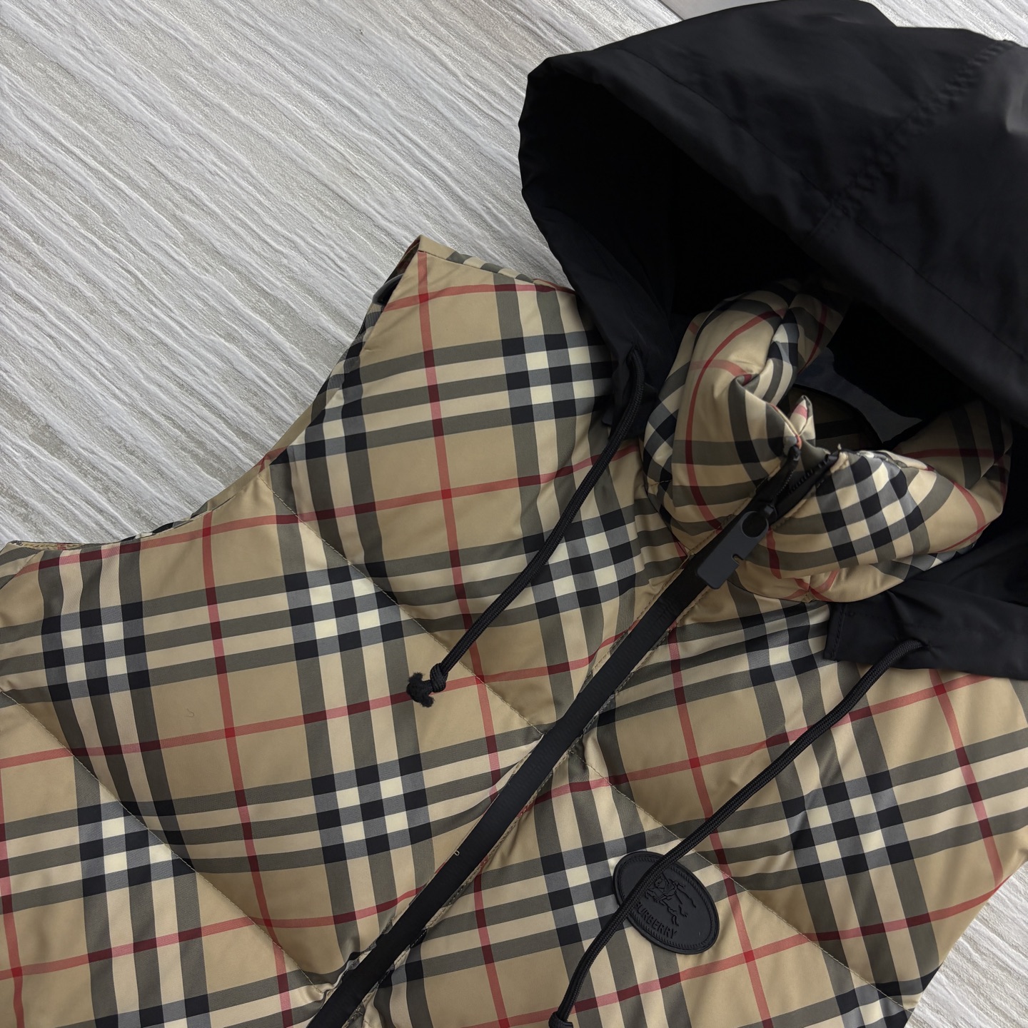 MO家 25秋冬新款 格纹立领羽绒服马甲 立领无袖马甲基础版型 帽子可隐藏 上身显瘦又百搭 秋冬造型神器
