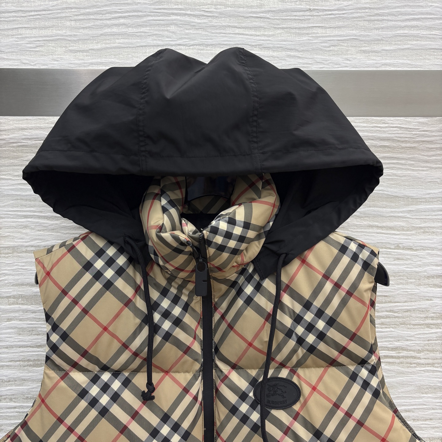 MO家 25秋冬新款 格纹立领羽绒服马甲 立领无袖马甲基础版型 帽子可隐藏 上身显瘦又百搭 秋冬造型神器