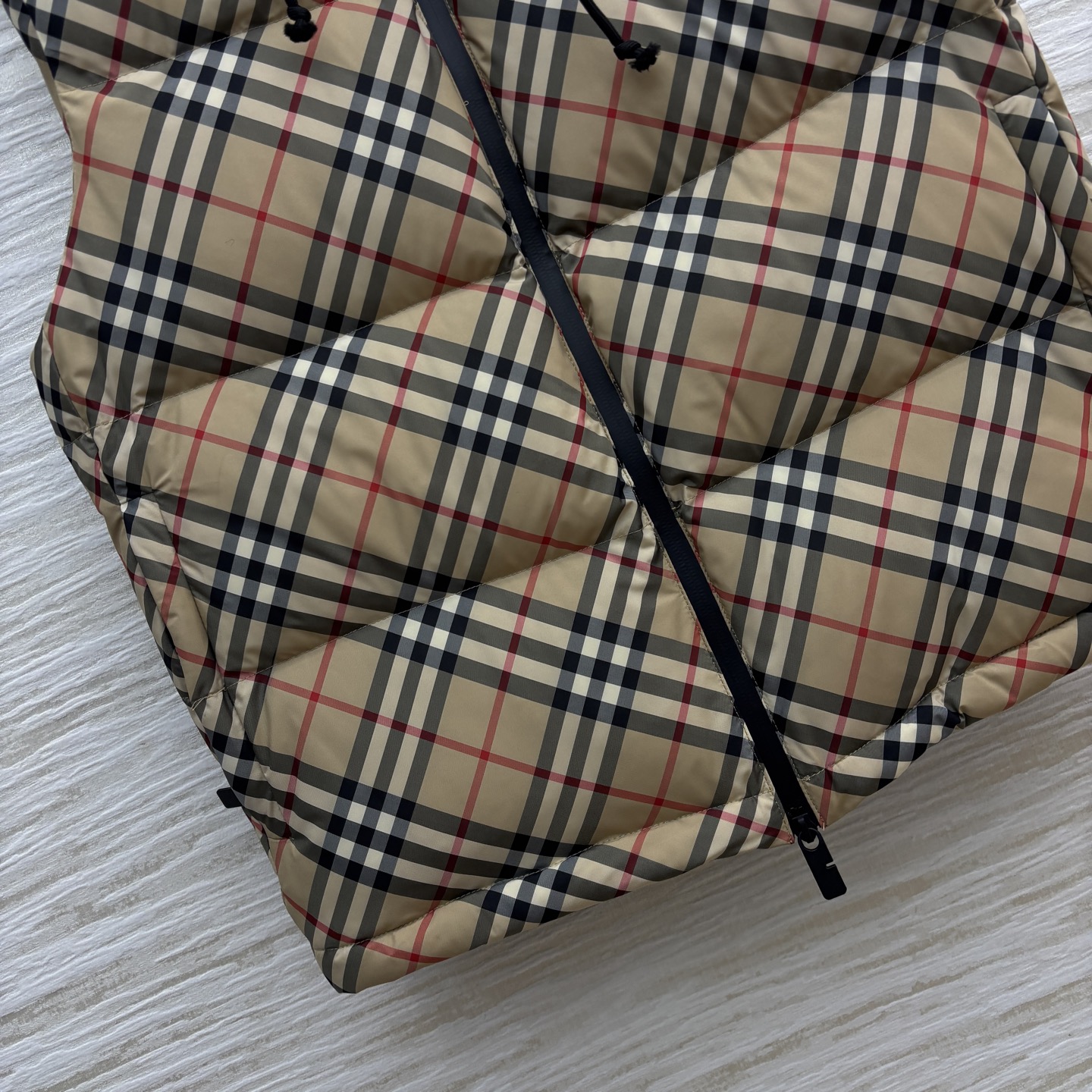 MO家 25秋冬新款 格纹立领羽绒服马甲 立领无袖马甲基础版型 帽子可隐藏 上身显瘦又百搭 秋冬造型神器
