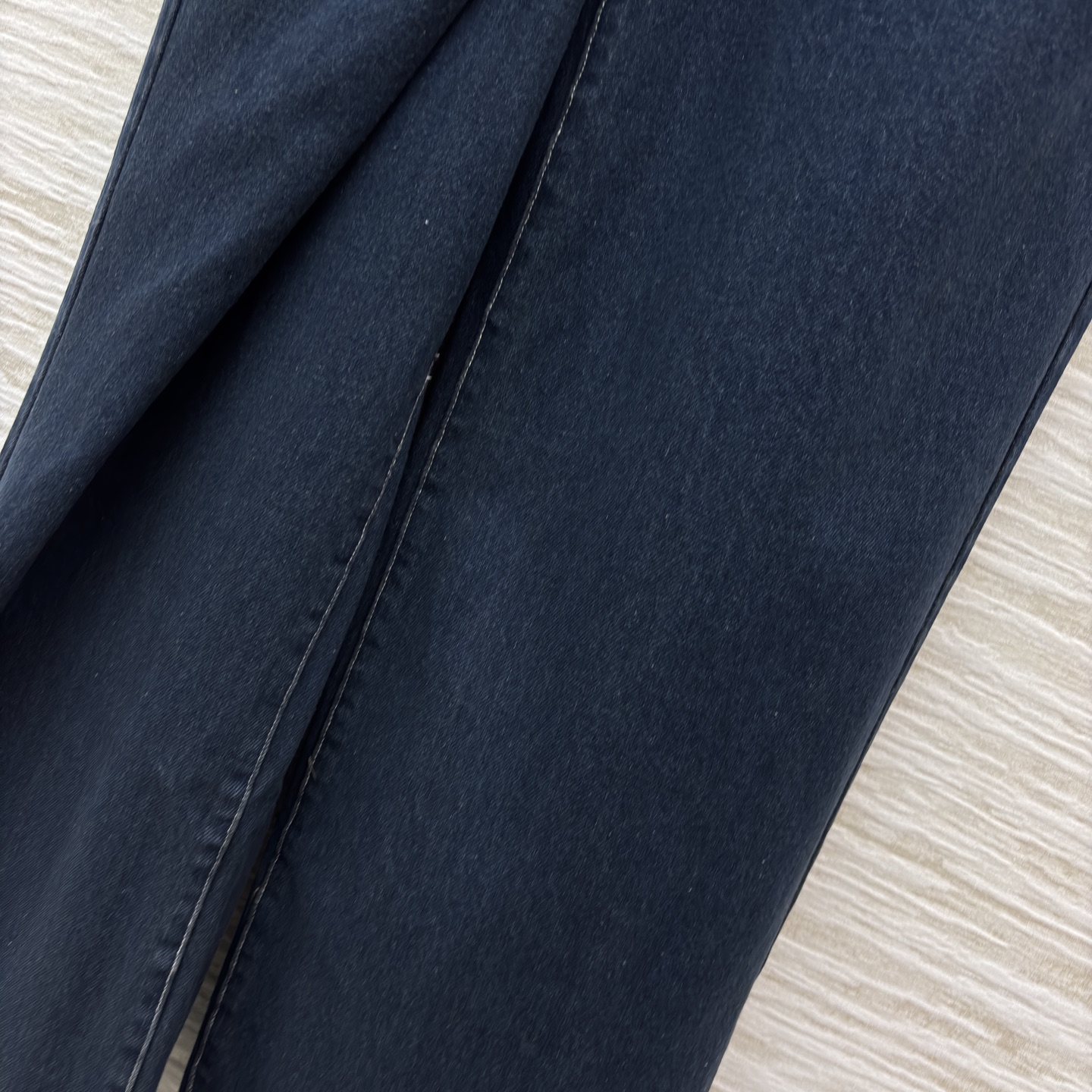 D家25新款 高腰不对称围裹直筒阔腿牛仔长裤 高腰阔腿裤型 上身超显大长腿 各种裤型都能驾驭的款 完美展