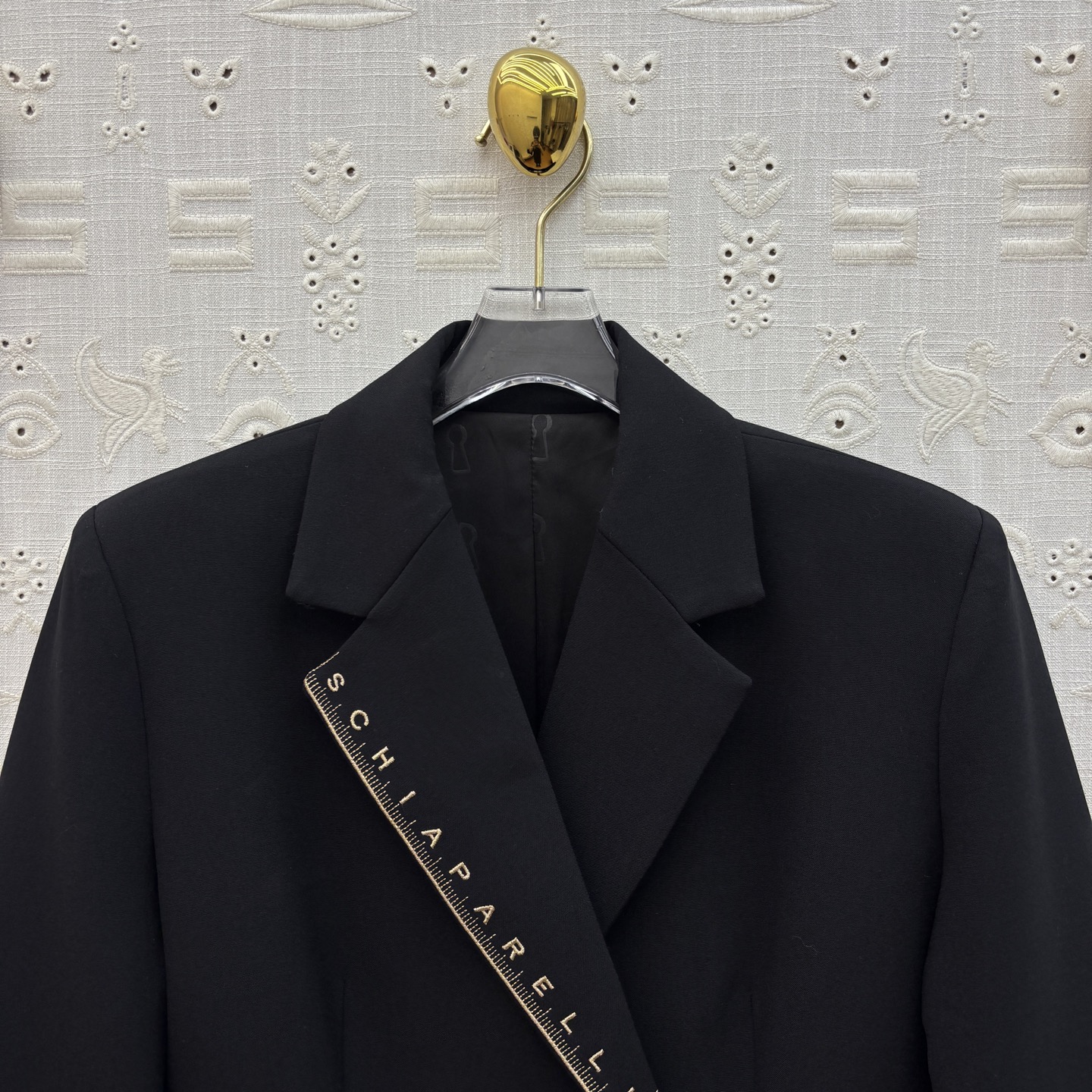 Sch 25秋冬新款 异形扣装饰收腰西装 撞色金线刺绣尺寸图点辍 金色装饰精致又独特 穿上瞬间气场全开 