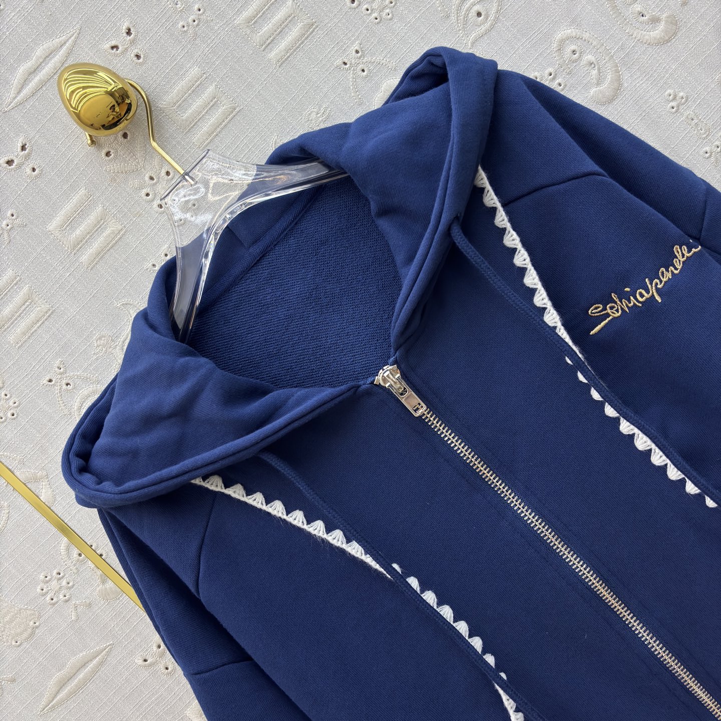 Sch 25新款 字母刺绣运动休闲套装 休闲又时尚的运动套装 连帽拉链夹克+高腰休闲裤 青春减龄感拉满 