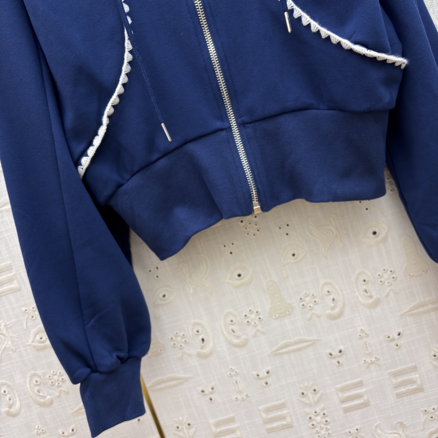 Sch 25新款 字母刺绣运动休闲套装 休闲又时尚的运动套装 连帽拉链夹克+高腰休闲裤 青春减龄感拉满 