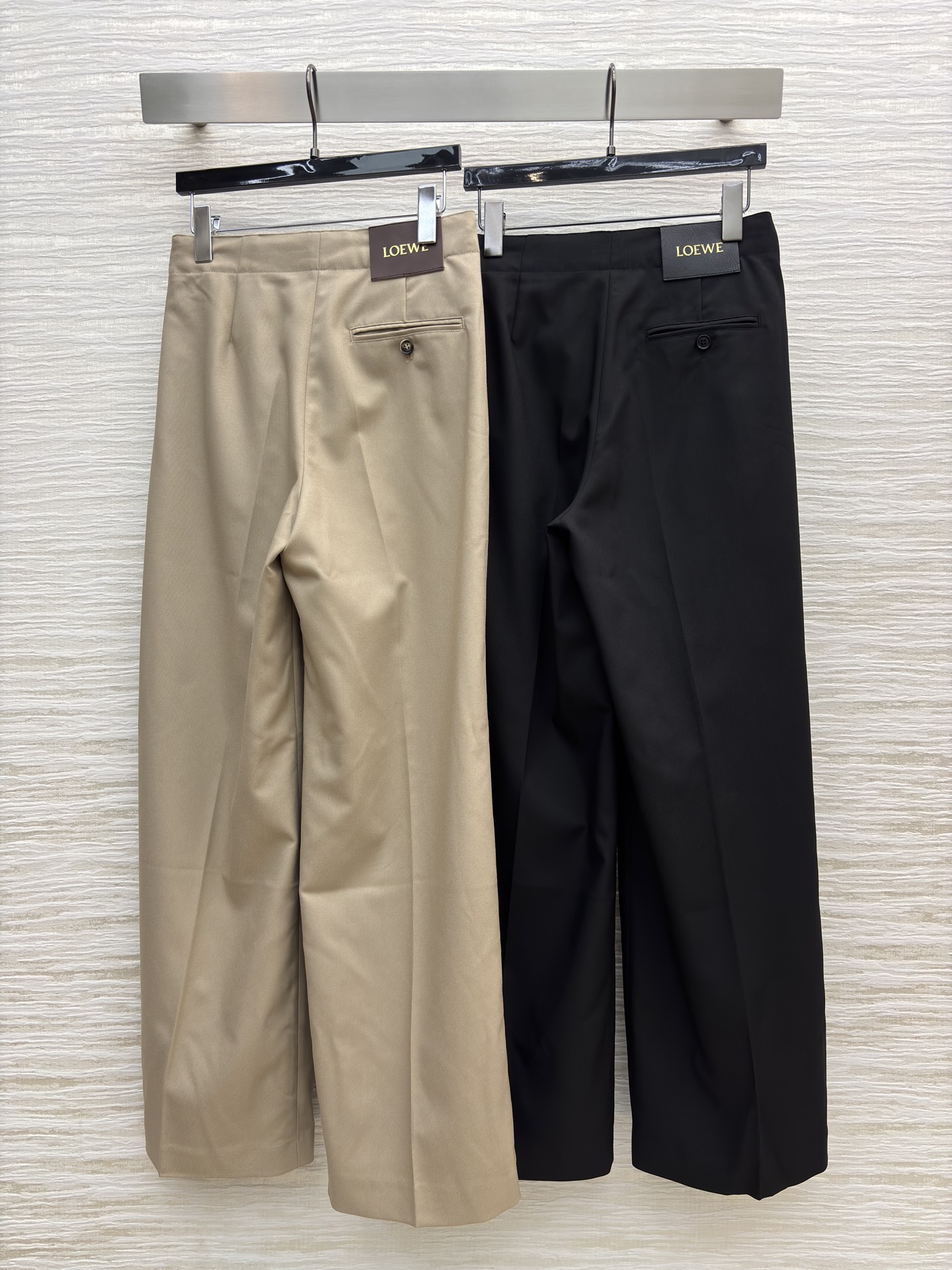 LW家 25新款 皮扣松紧收褶高腰直筒阔腿裤 松紧高腰阔腿裤型 一秒拉出大长腿 采用肌理感面料 经典版型