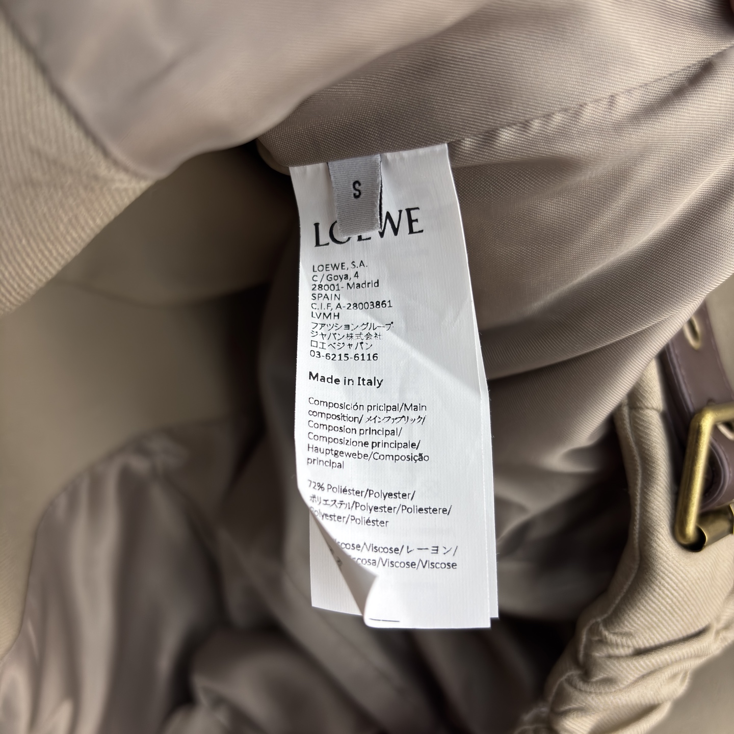 LW家 25秋冬新款 后背松紧收褶皮扣西装夹克外套 超高颜值 一秒提升气质感 西装小翻领设计 定制log