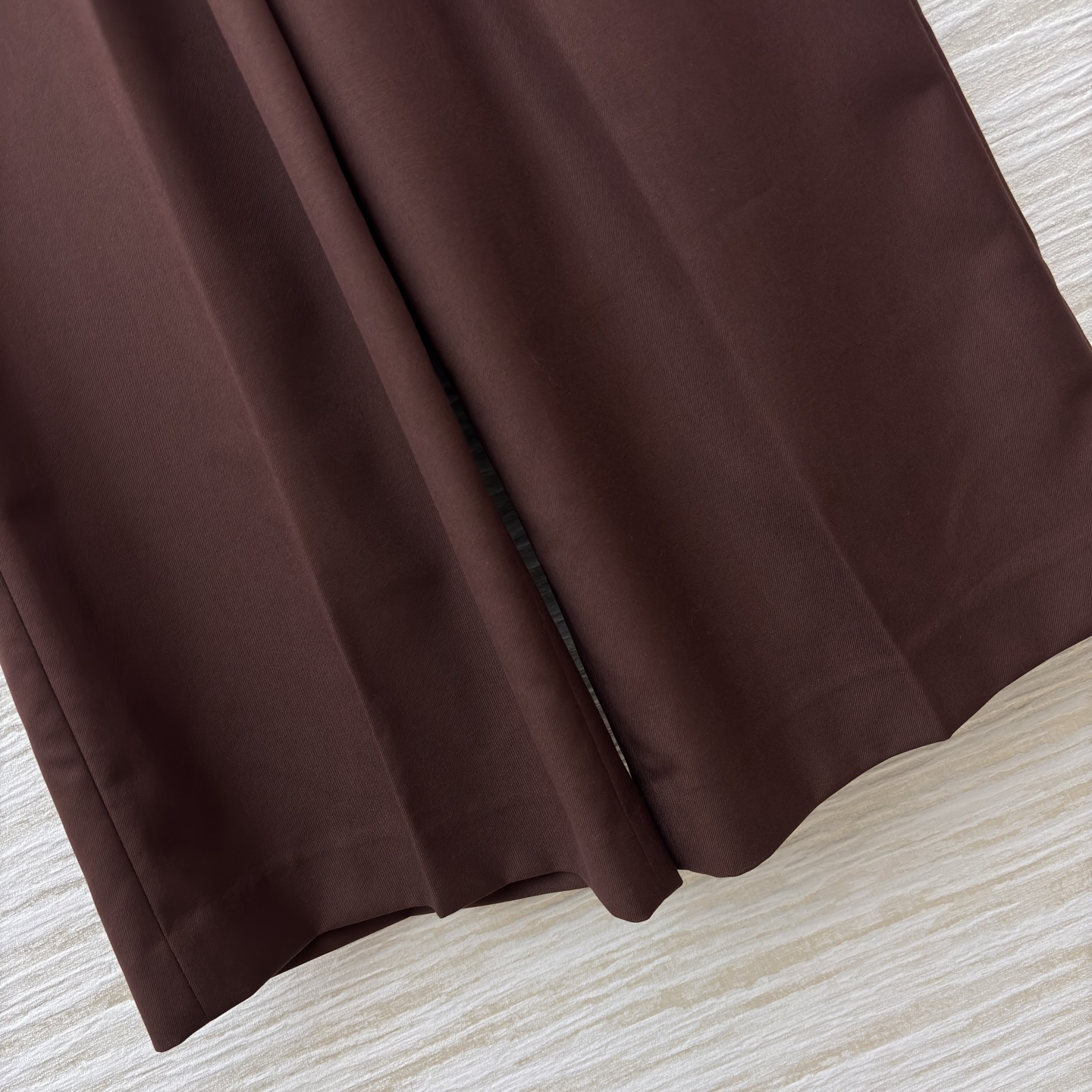 LW家 25新款 皮扣松紧收褶高腰直筒九分裤 松紧高腰阔腿裤型 一秒拉出大长腿 采用肌理感面料 经典版型