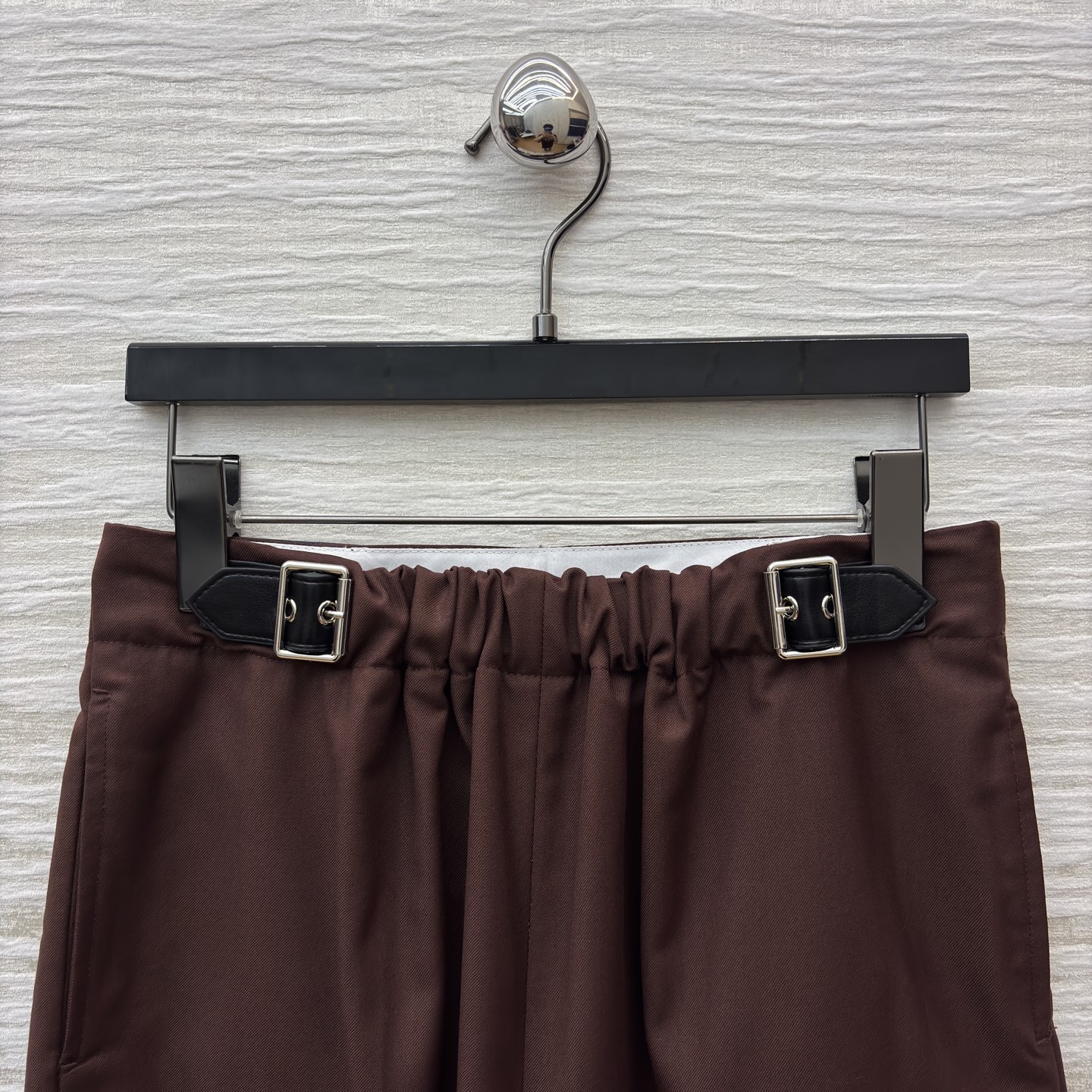 LW家 25新款 皮扣松紧收褶高腰直筒九分裤 松紧高腰阔腿裤型 一秒拉出大长腿 采用肌理感面料 经典版型