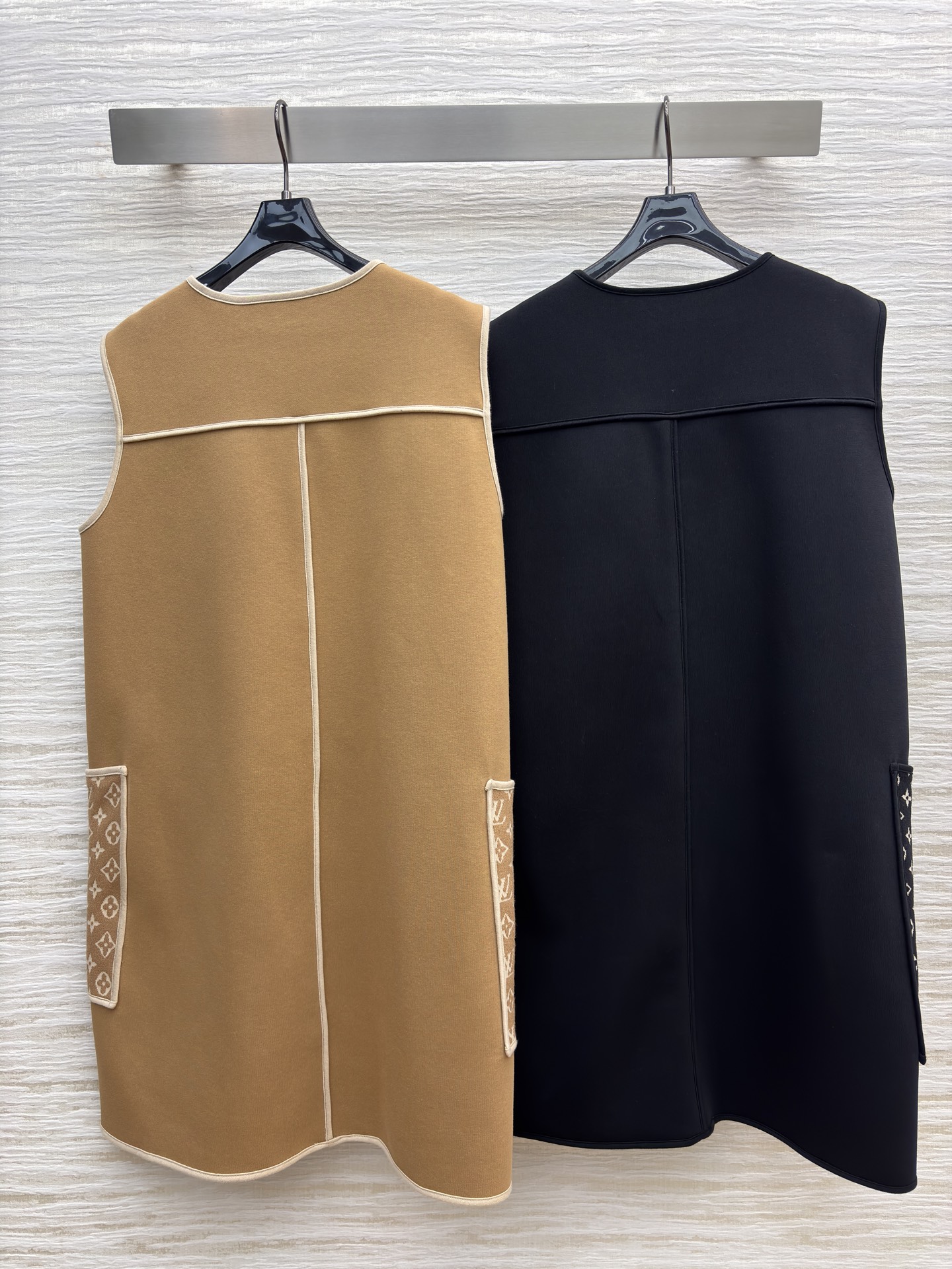 L家 25新款 圆领无袖背心裙 圆领无袖直筒版型 字母提花大口袋装饰 高冷的女神范 显身材的效果满分 非