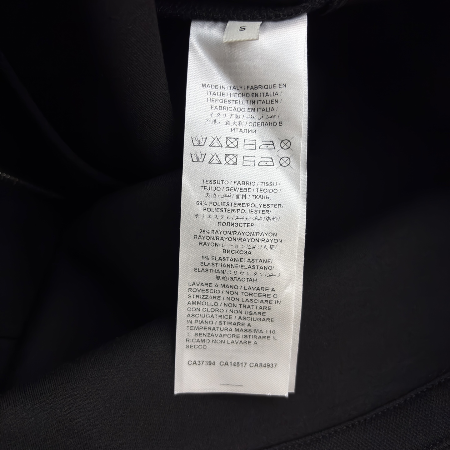 G家秋冬 连帽半拉链休闲套装 一身纯黑连帽拉链卫衣套装 简约字母标识暗藏细节 卫衣的连帽设计添随性感 短