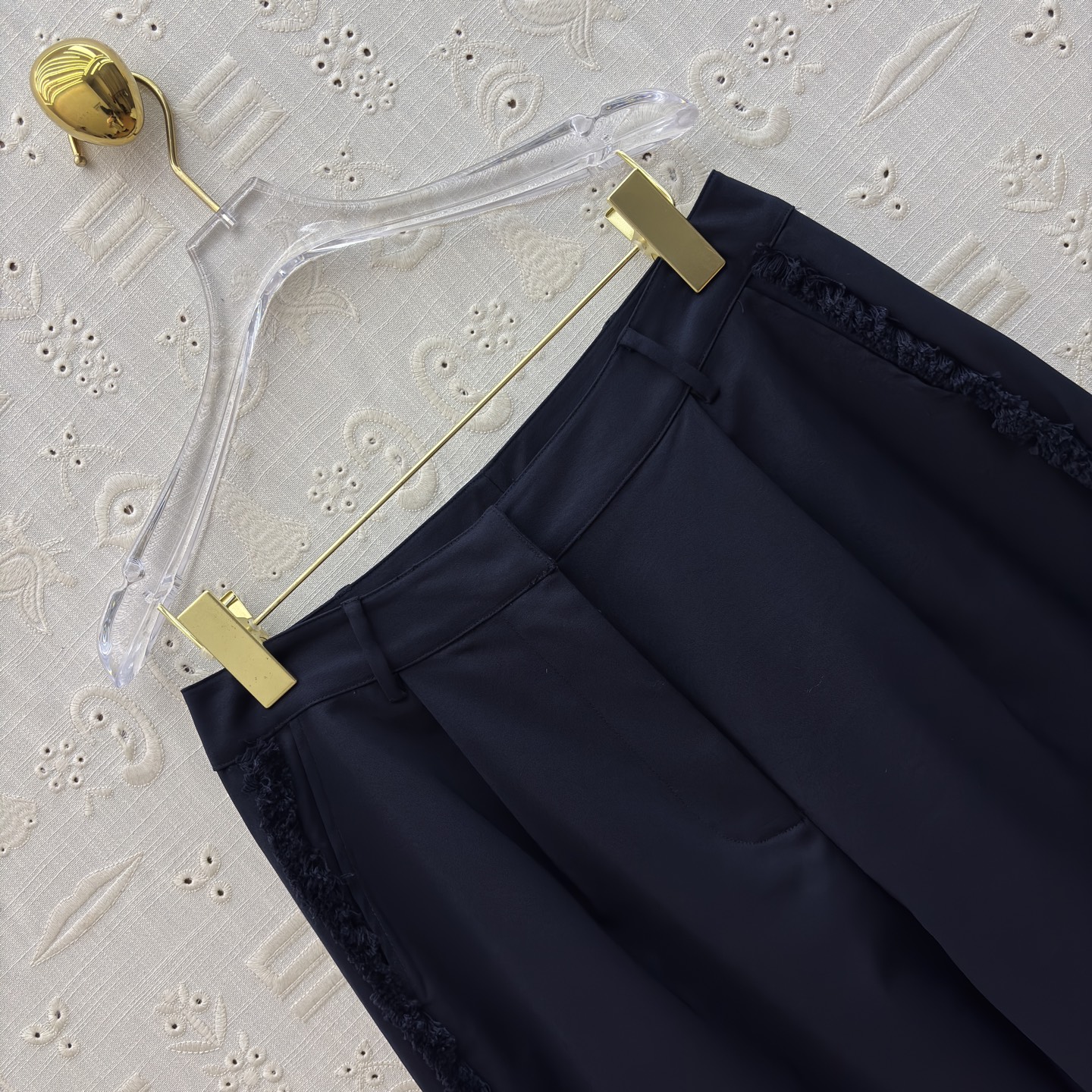 Sch 25秋冬 倪妮同款 藏青色阔腿裤 侧边毛边设计打破单调 垂坠版型尽显慵懒高级感 搭配同系列西装 