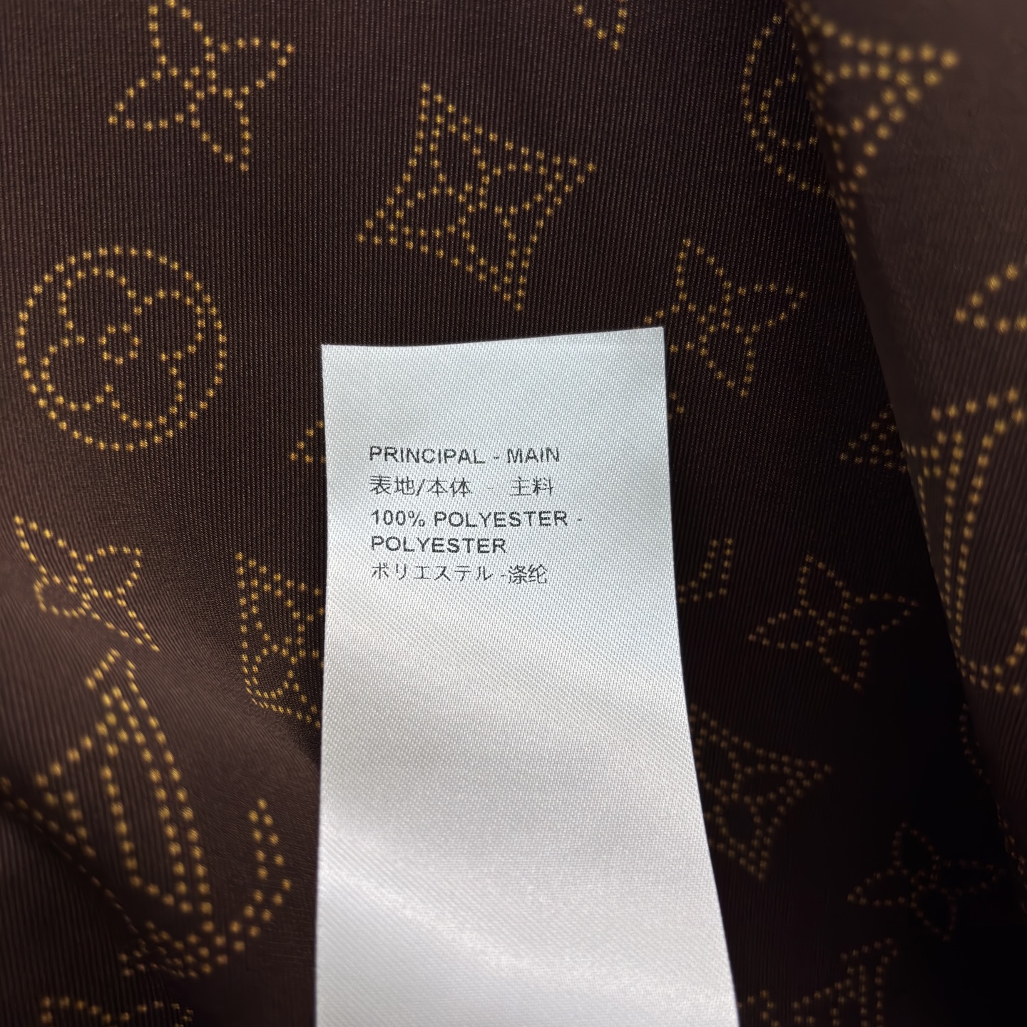 L家25新款 字母渗透印花套装 潮流开挂 满幅经典印花自带高奢气场，翻领衬衫+阔腿裤的组合 随性又高级 