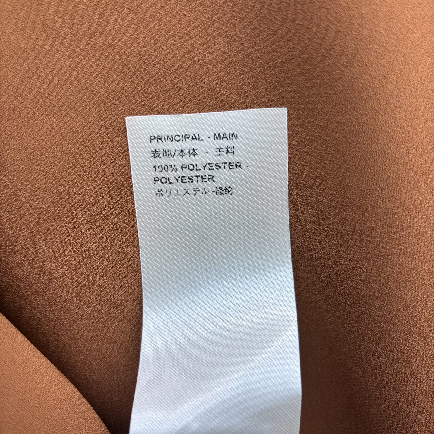 L家 25新款 五金扣装饰焦糖棕套装 翻领双口袋飘带衬衫+松紧腰直筒阔腿裤 高级感是职场与日常的优雅平衡