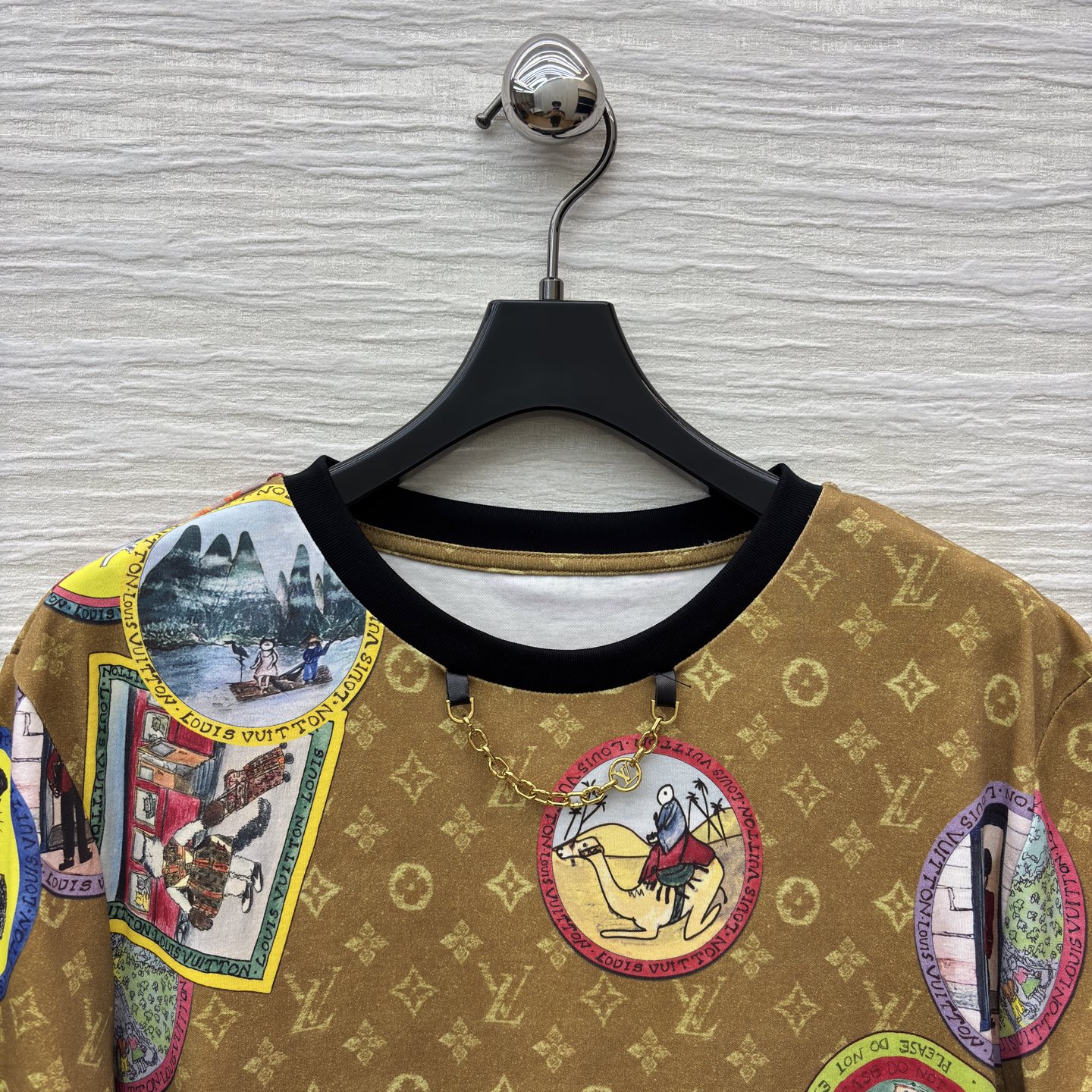 L家 25秋冬新款 经典老花短袖T恤 时髦搭配单品 妥妥的BF男友风 每年必备的经典单品 经典配色老花效