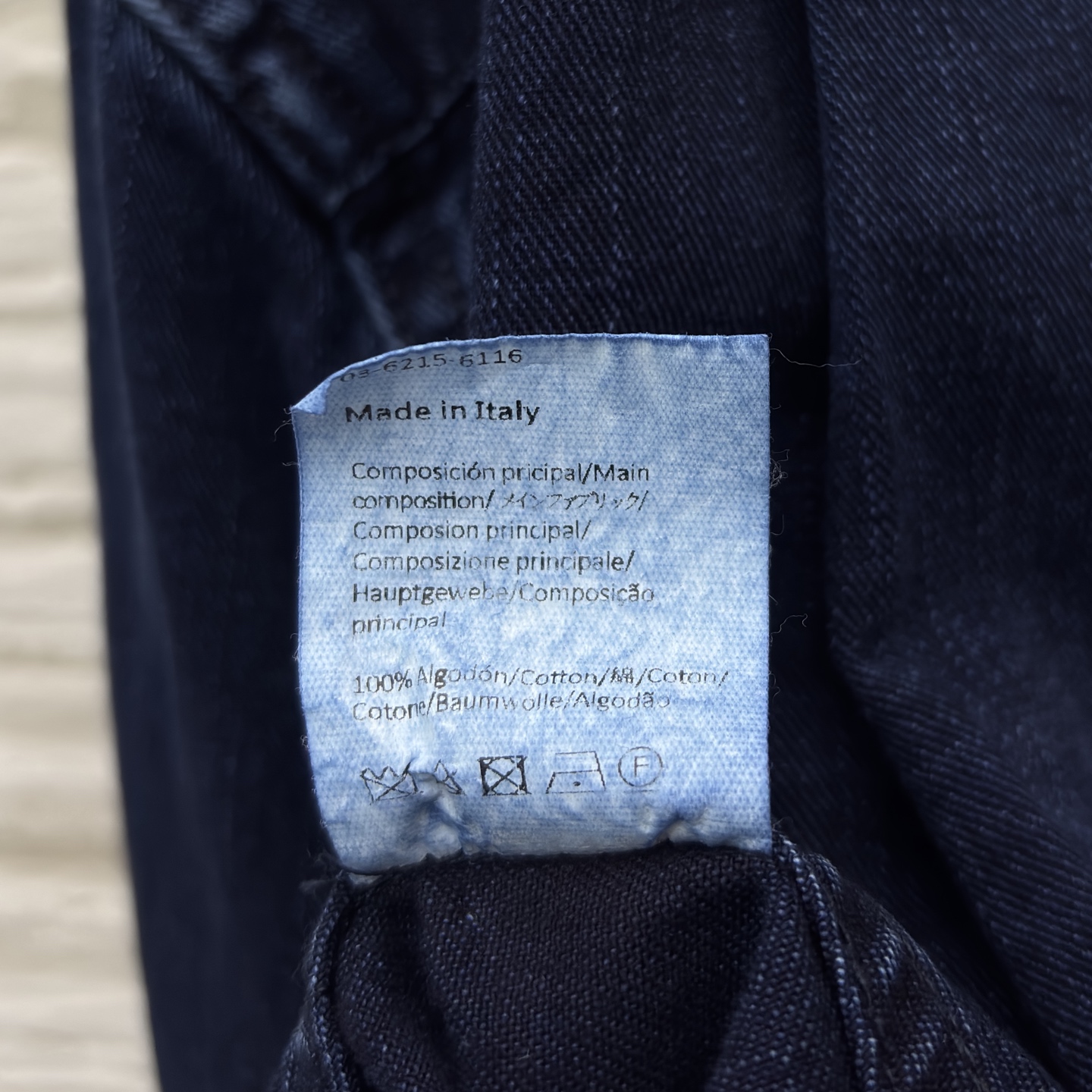 LW家 25秋冬新款 复古牛仔褶皱衬衫外套 复古牛仔洗水面料 质感超赞 H宽松版型上身巨显瘦提高腰线 完