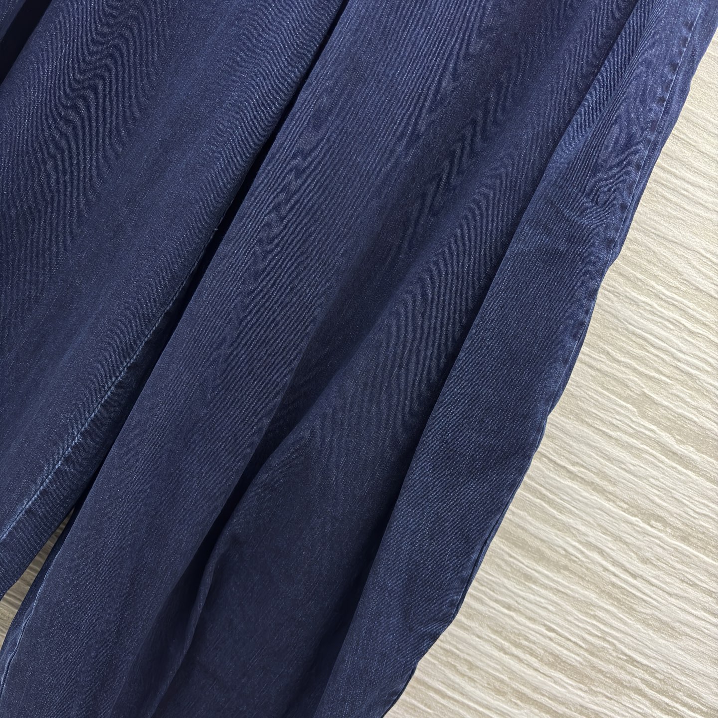 LW家 25秋冬新款 复古牛仔弯刀阔腿裤 复古牛仔洗水面料 质感超赞 显瘦神器阔腿弯刀裤型上身超好看 怀