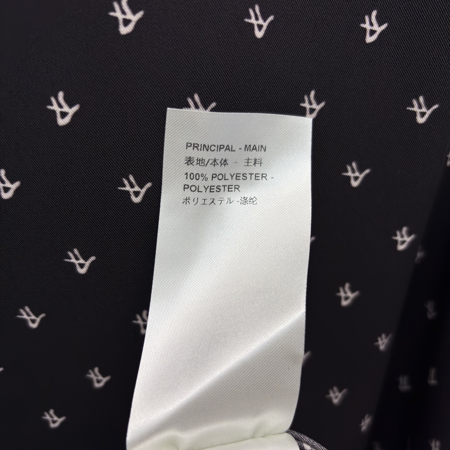 L家 25秋冬新款 刺绣logo碎花短袖连衣裙 V领设计修饰脖颈 本布腰带打造收腰轮廓 完美分割身材比列