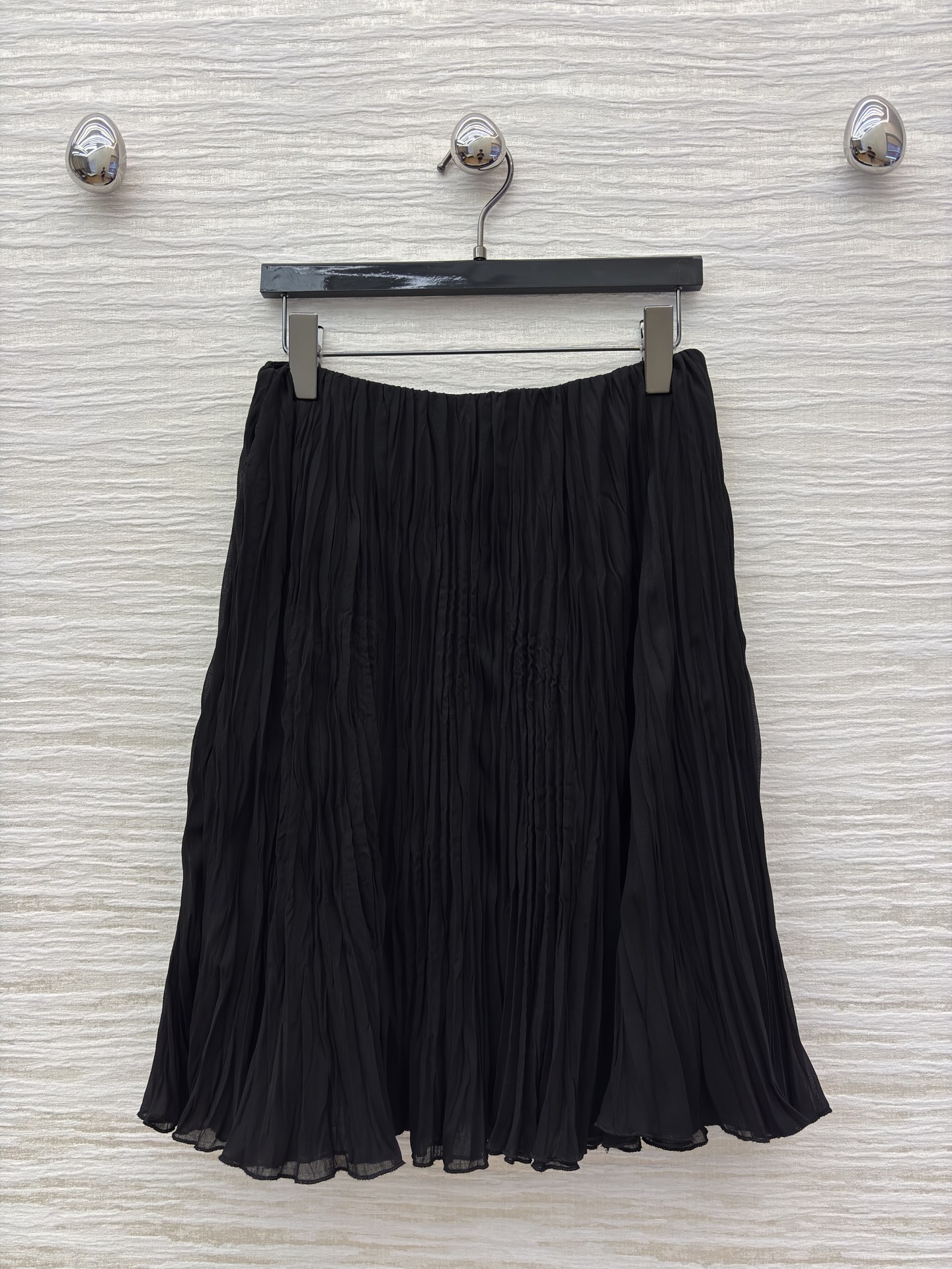 25秋冬新款 褶皱肌理感短裙 双层褶皱面料设计尽显优雅 是一眼就能感觉到的高级 定制褶皱肌理感纹理面料真