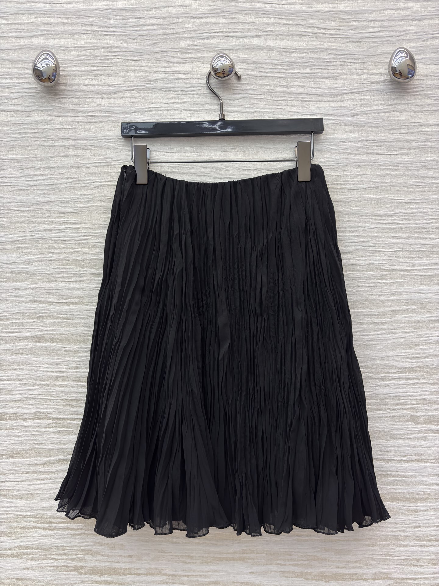 25秋冬新款 褶皱肌理感短裙 双层褶皱面料设计尽显优雅 是一眼就能感觉到的高级 定制褶皱肌理感纹理面料真