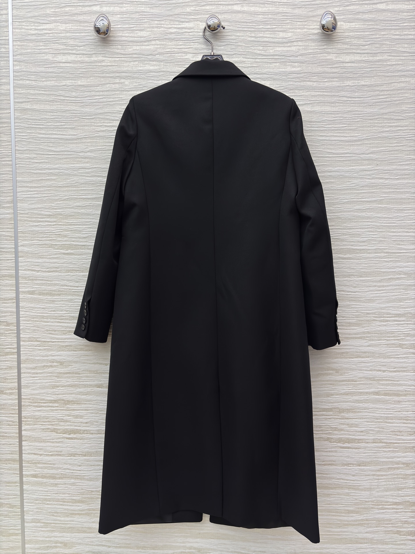 G家 黑色长款西装大衣 含羊毛成分 高级感的极简主义 纯黑演绎极简奢华 挺括面料勾勒气场 简约设计适配多