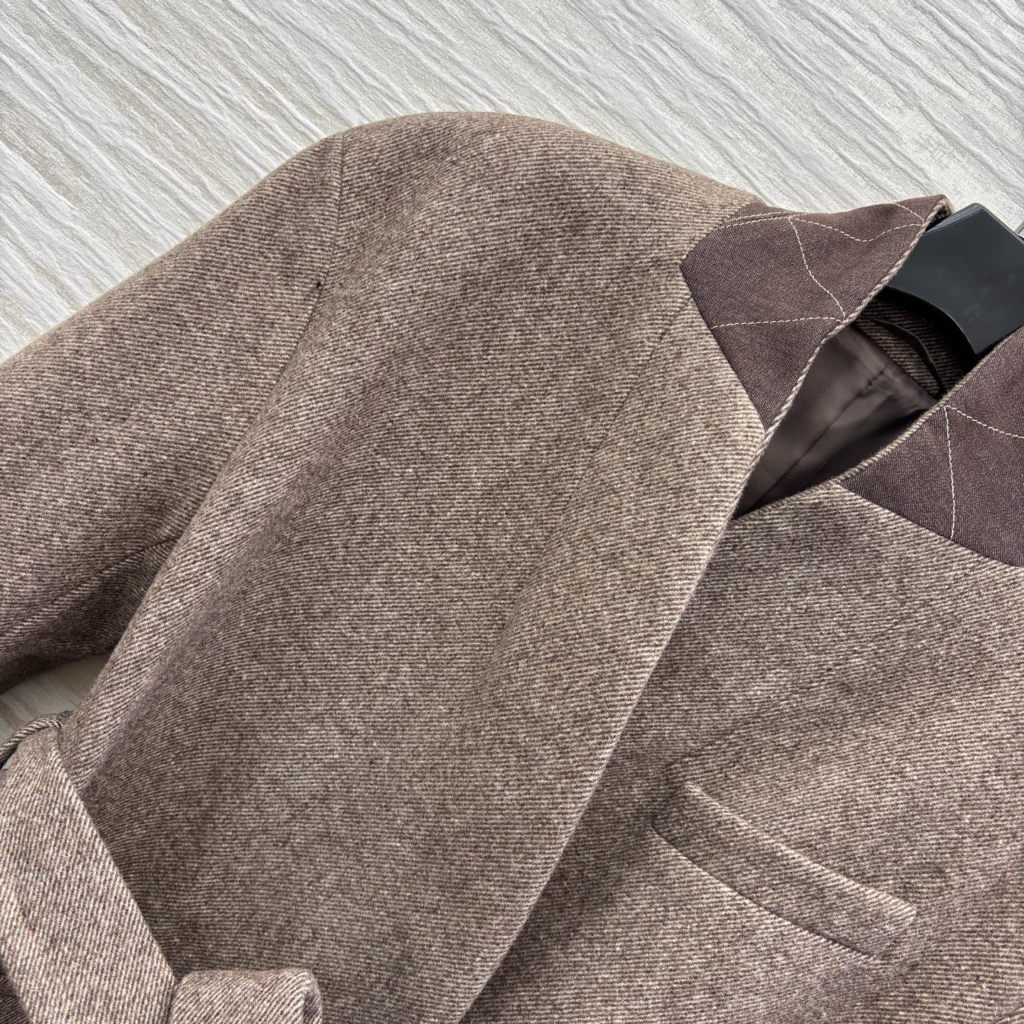 Bc 25秋冬 气质担当咖色毛呢大衣系带设计勾勒曼妙身姿 简约版型藏着高级质感 配西装干练 搭毛衣温柔 