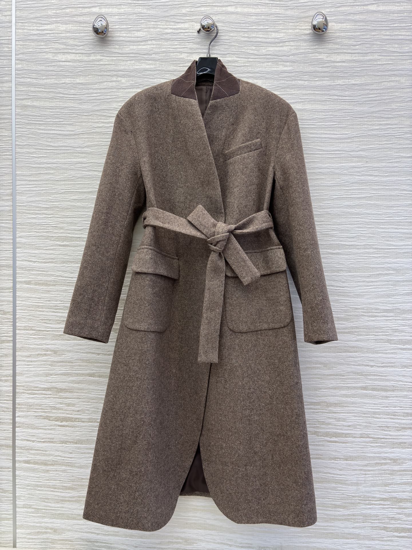 Bc 25秋冬 气质担当咖色毛呢大衣系带设计勾勒曼妙身姿 简约版型藏着高级质感 配西装干练 搭毛衣温柔 