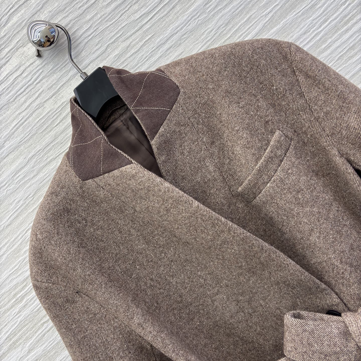 Bc 25秋冬 气质担当咖色毛呢大衣系带设计勾勒曼妙身姿 简约版型藏着高级质感 配西装干练 搭毛衣温柔 