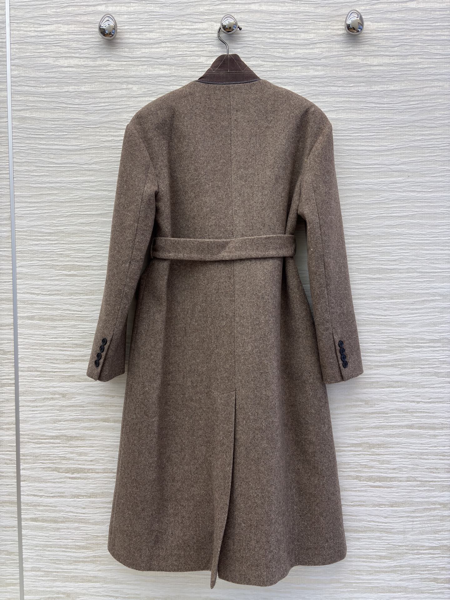 Bc 25秋冬 气质担当咖色毛呢大衣系带设计勾勒曼妙身姿 简约版型藏着高级质感 配西装干练 搭毛衣温柔 