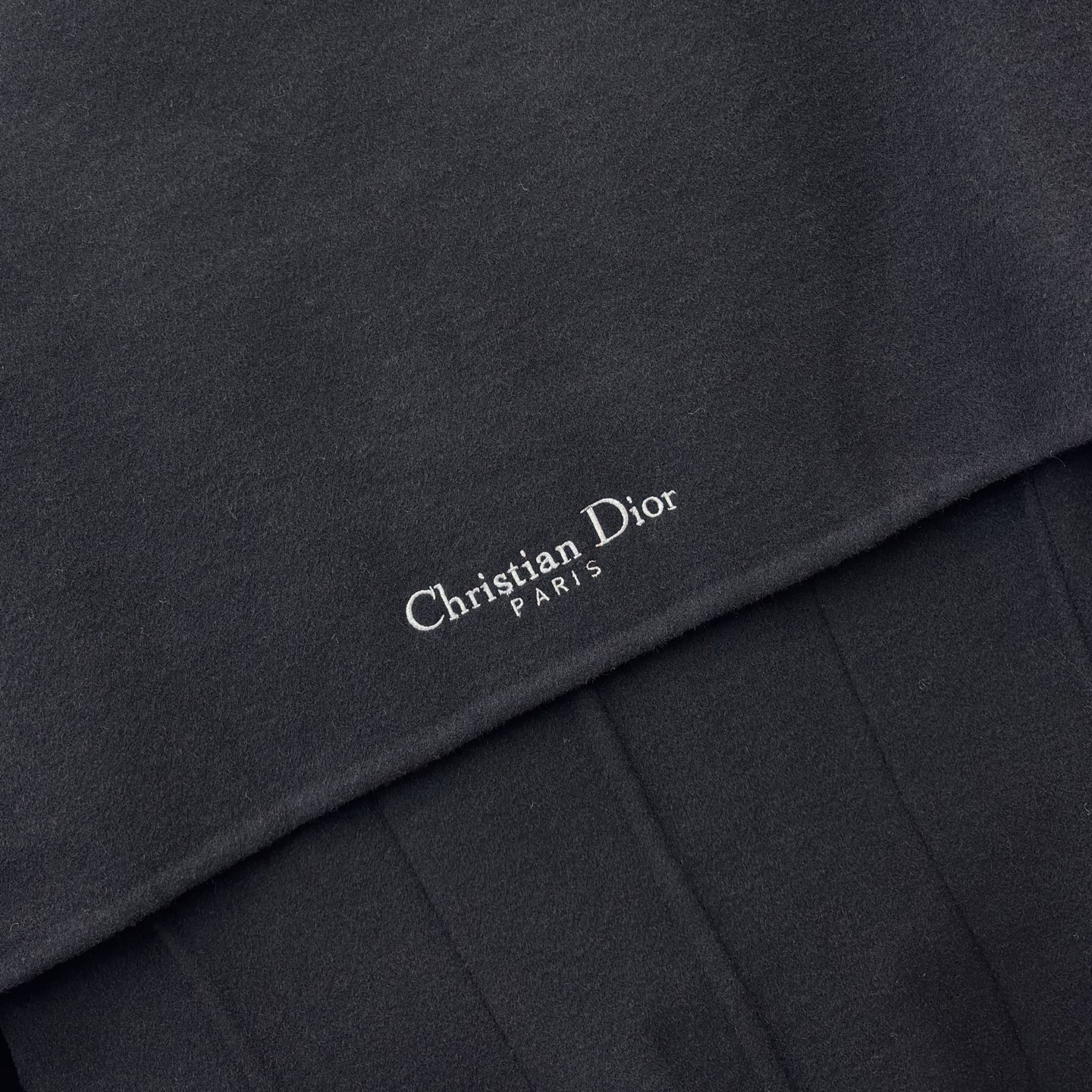 D家秋冬 海军领羊毛呢短款外套 大翻领设计自带气场 含70羊毛保暖又高级 是秋冬能撑起造型感的质感单品 