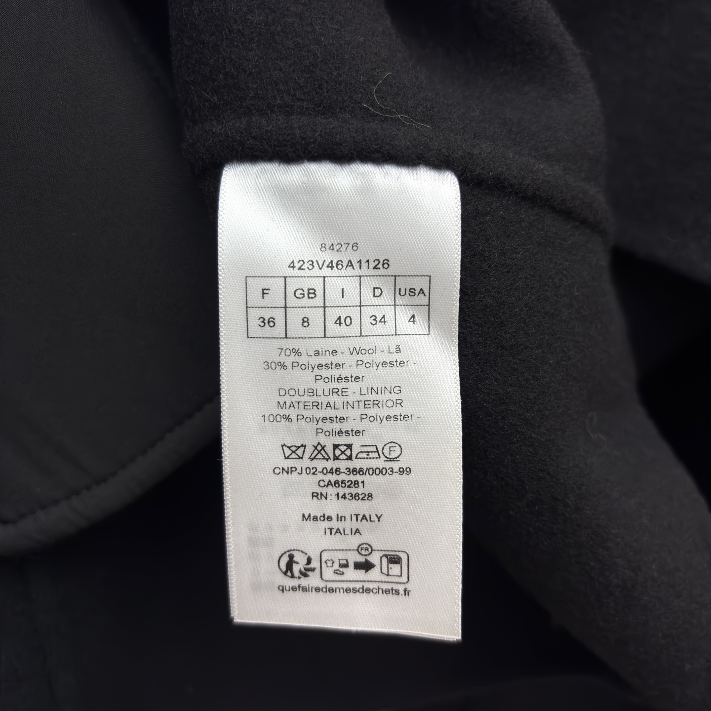 D家秋冬 海军领羊毛呢短款外套 大翻领设计自带气场 含70羊毛保暖又高级 是秋冬能撑起造型感的质感单品 