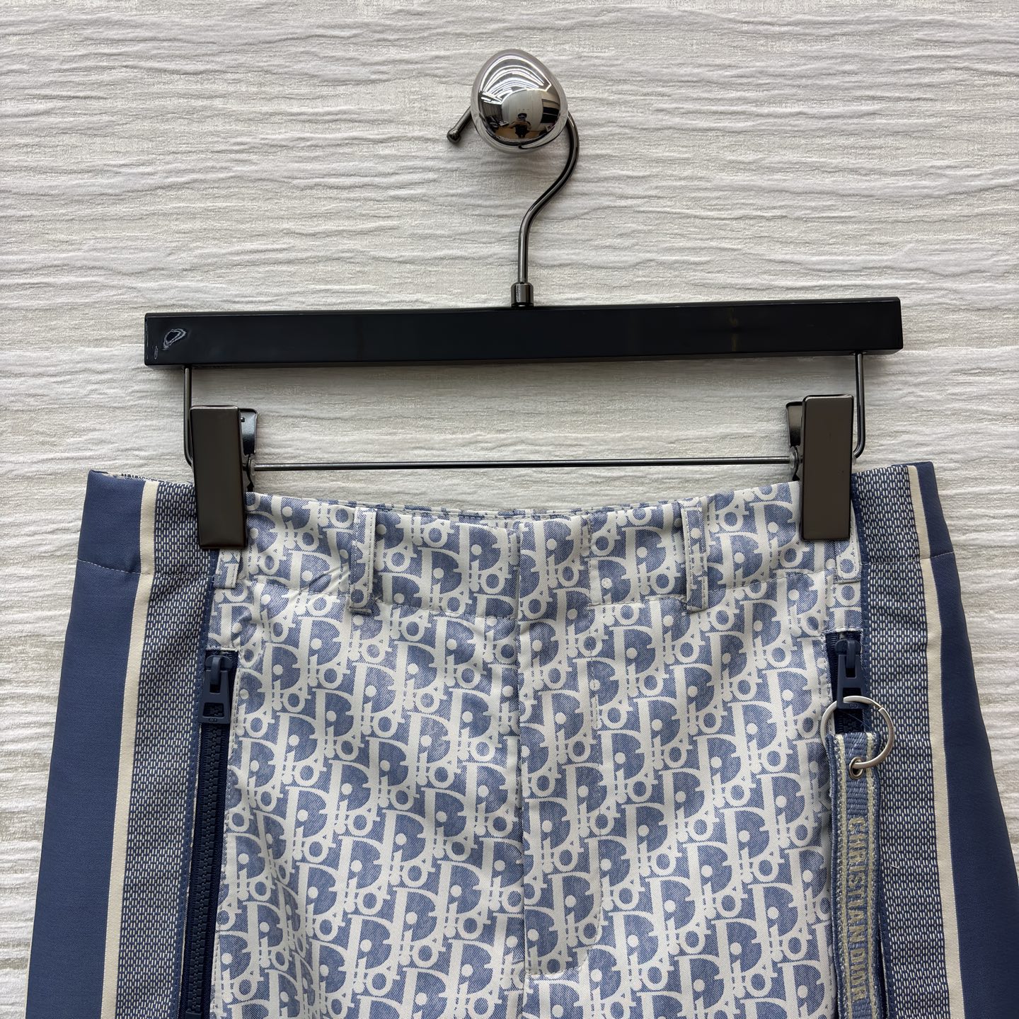 D家 老花运动裤 夹棉设计 经典老花邂逅潮酷运动廓形 满幅的Oblique老花图案 是品牌百年底蕴的视觉