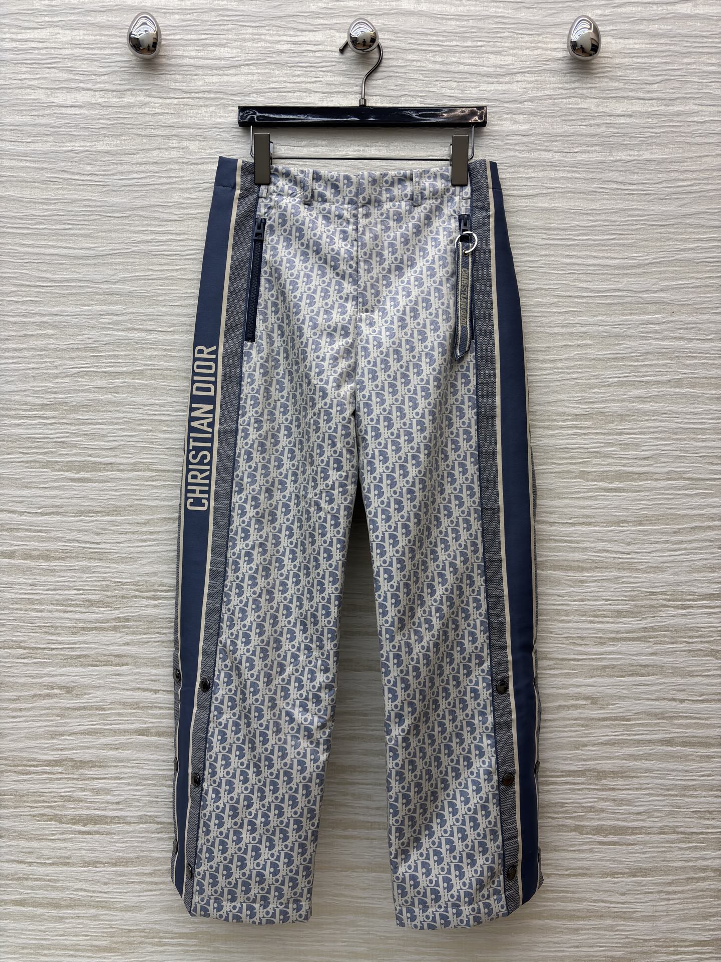 D家 老花运动裤 夹棉设计 经典老花邂逅潮酷运动廓形 满幅的Oblique老花图案 是品牌百年底蕴的视觉