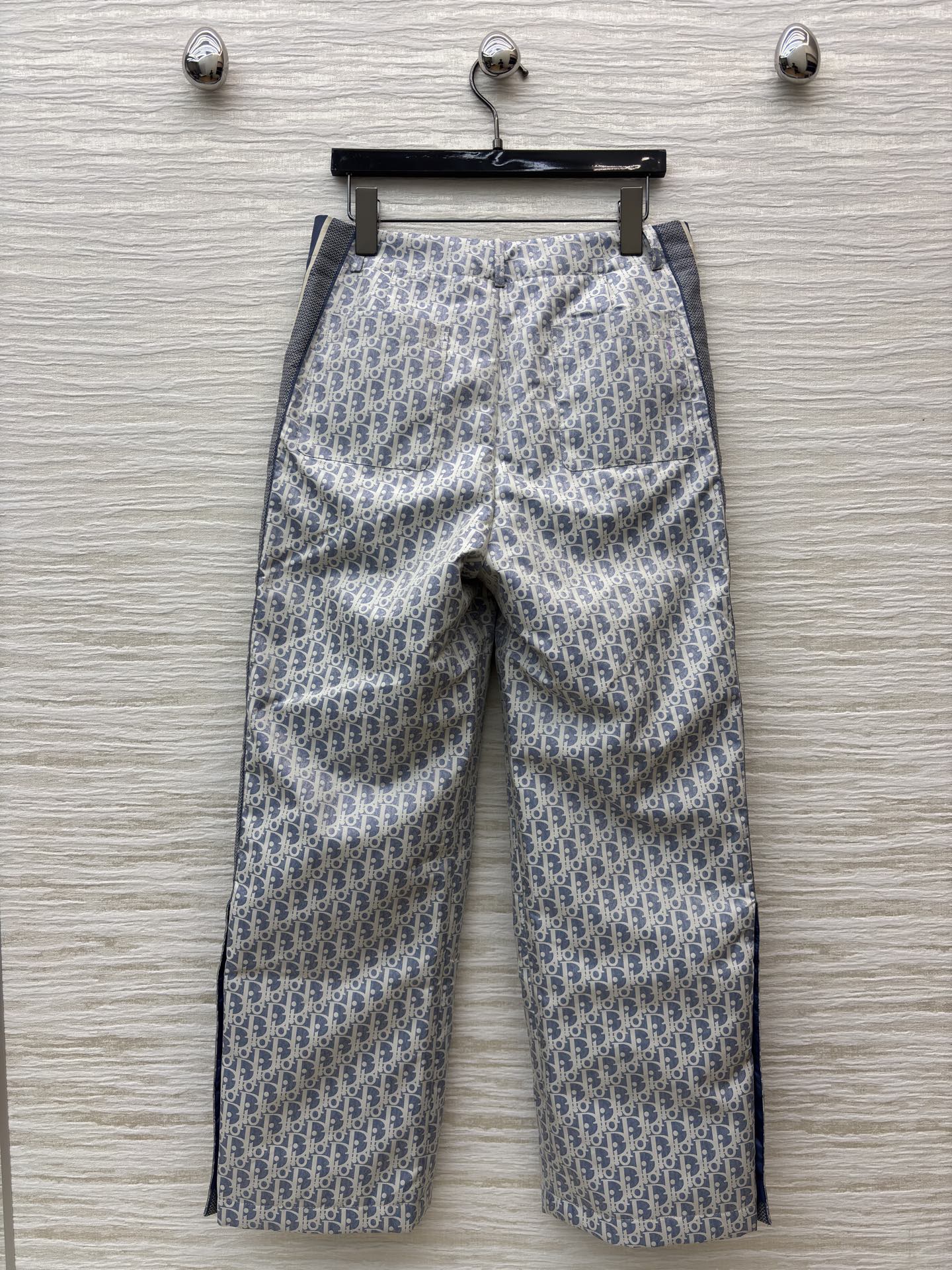 D家 老花运动裤 夹棉设计 经典老花邂逅潮酷运动廓形 满幅的Oblique老花图案 是品牌百年底蕴的视觉