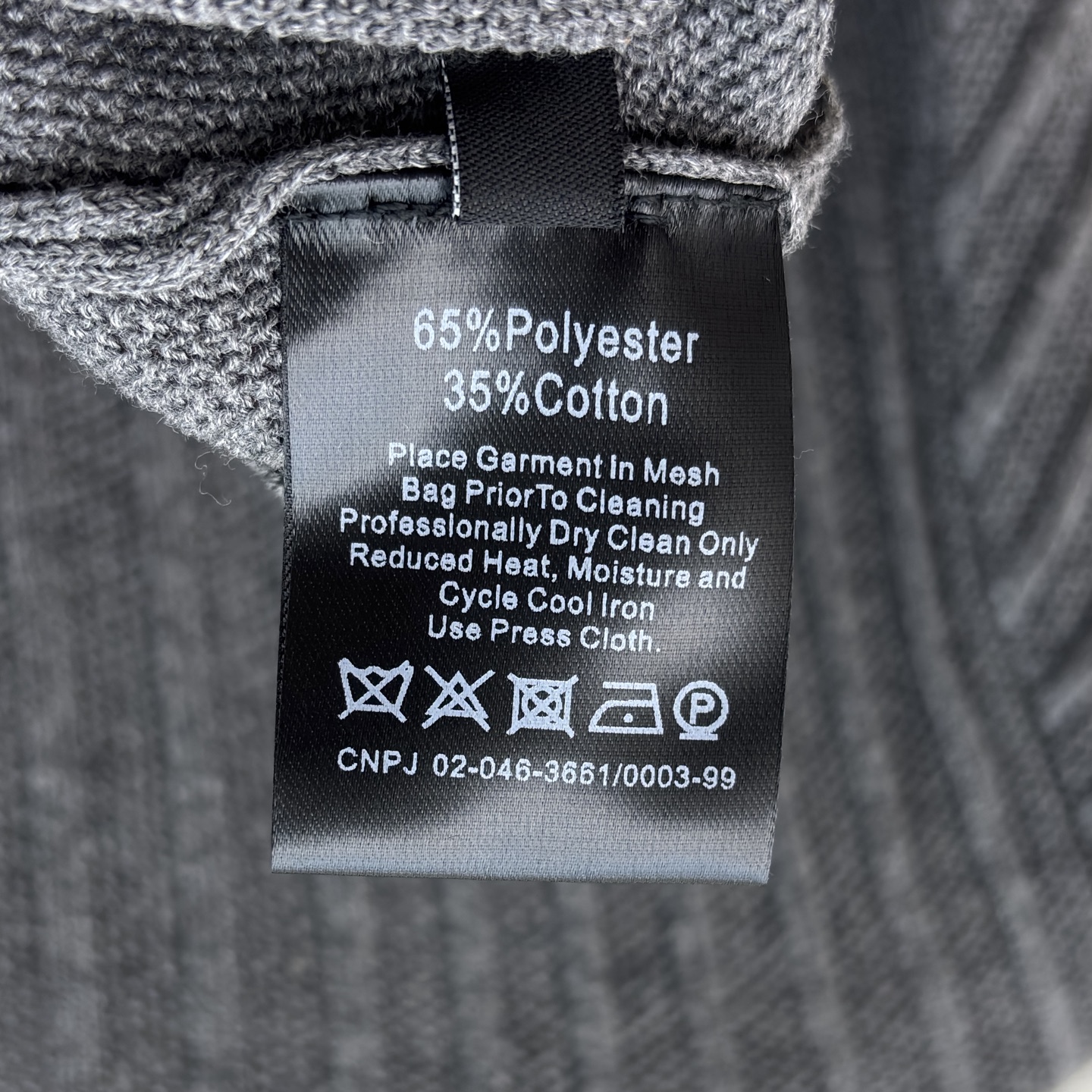 Sch 25秋冬 V领异形扣针织长裙 灰调雅致 黑调经典 V领配金色纽扣精致吸睛 腰带金属扣点缀勾勒腰线