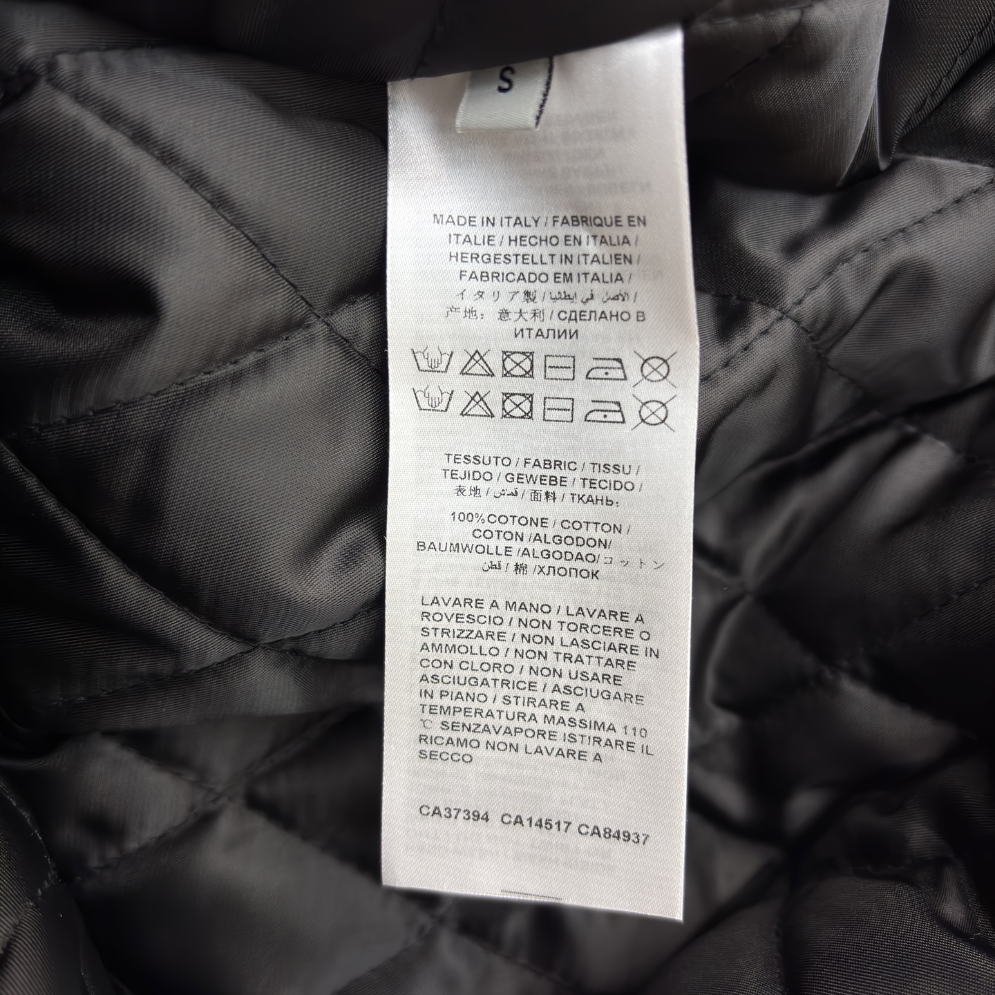 G家big big水钻双G提花西装 复古与闪耀的绝妙融合 满幅品牌标识彰显格调 渐变烫钻设计吸睛夺目 翻